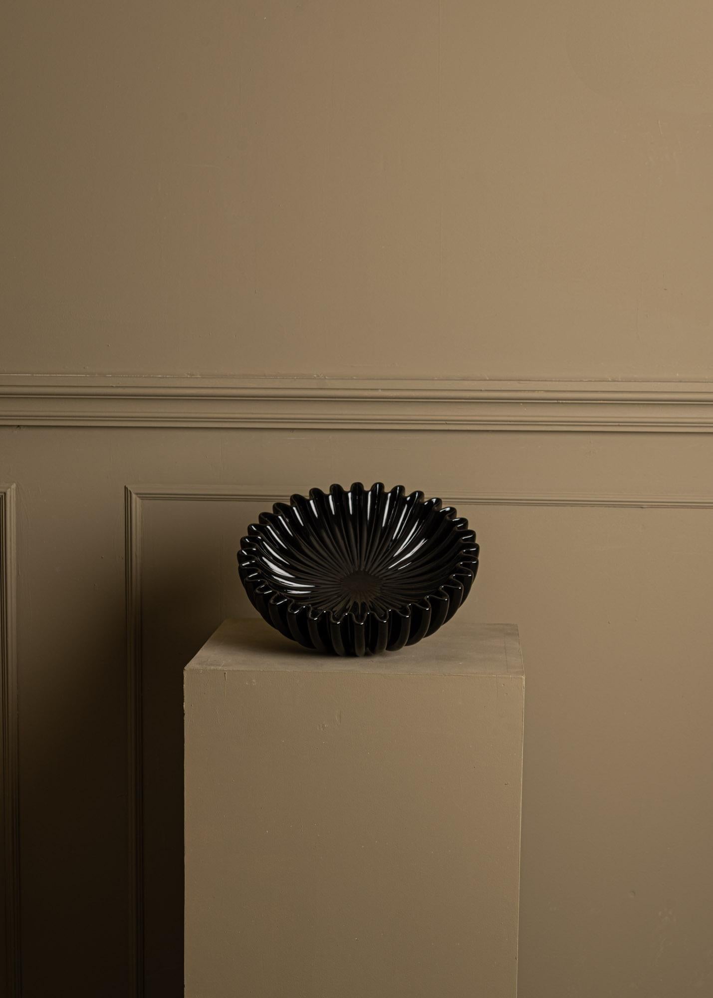black decorative bowl