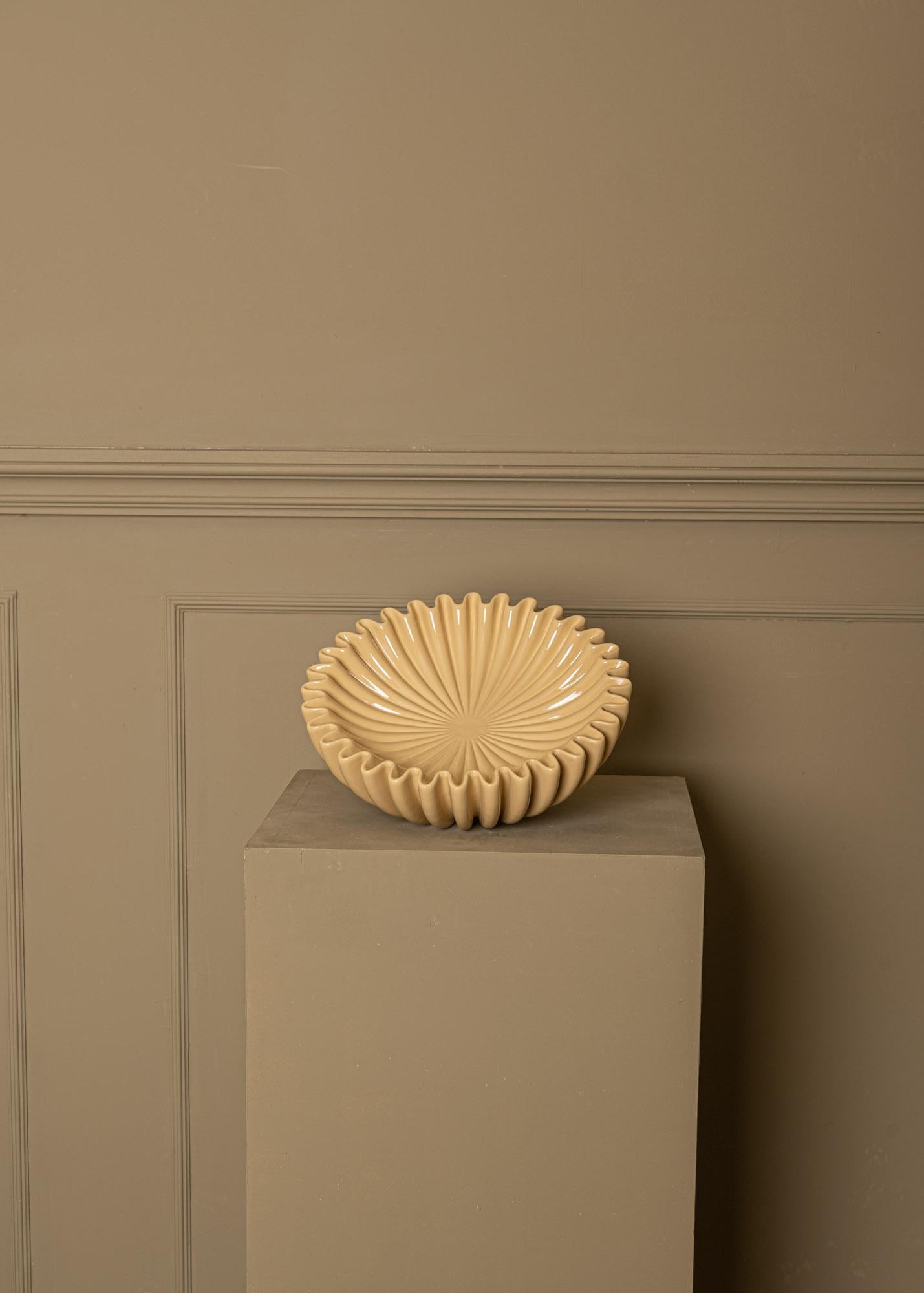 Post-Modern Lotuso Oat Ceramic Decorative Bowl by Simone & Marcel For Sale