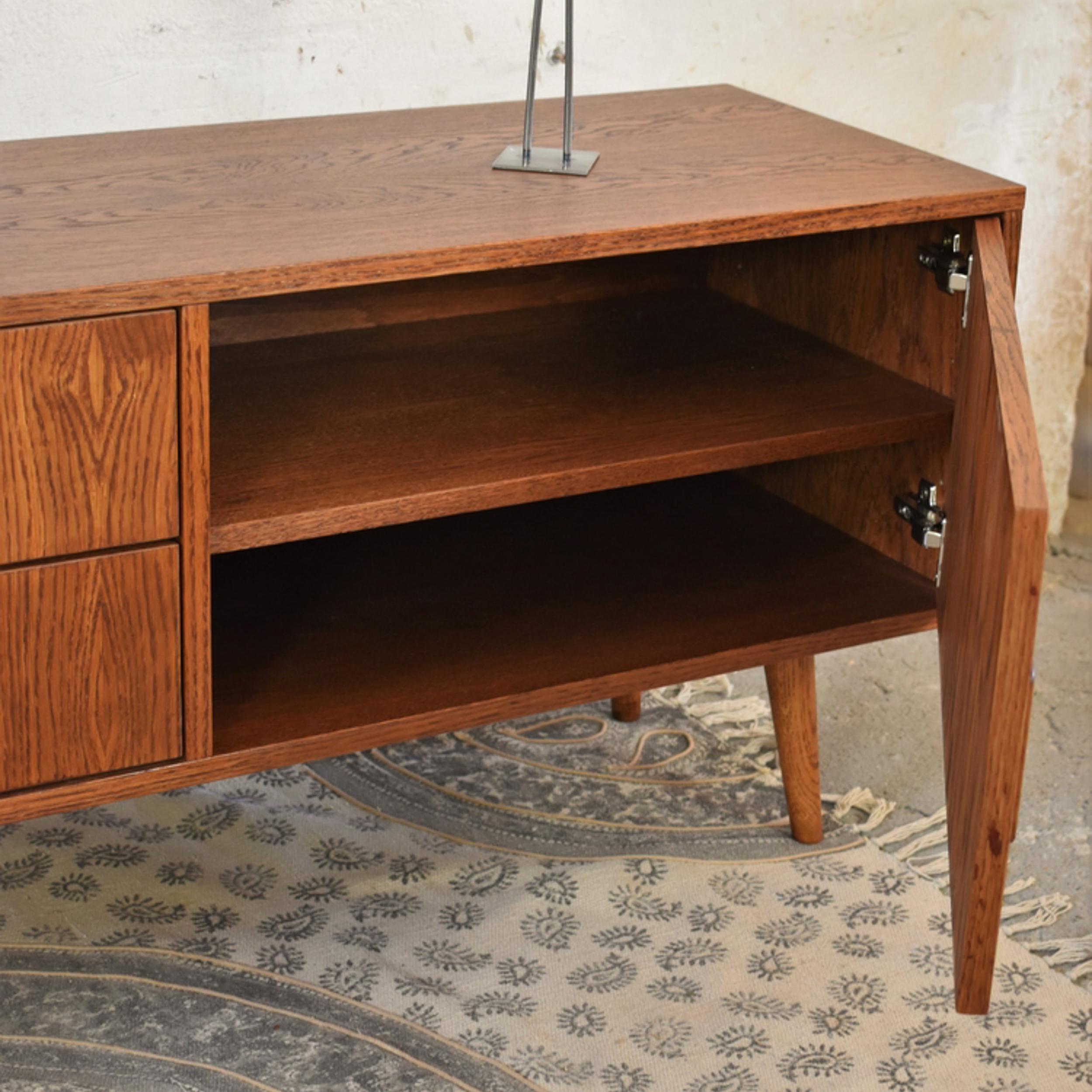 LOTV + Schrank von Pastform (Postmoderne) im Angebot