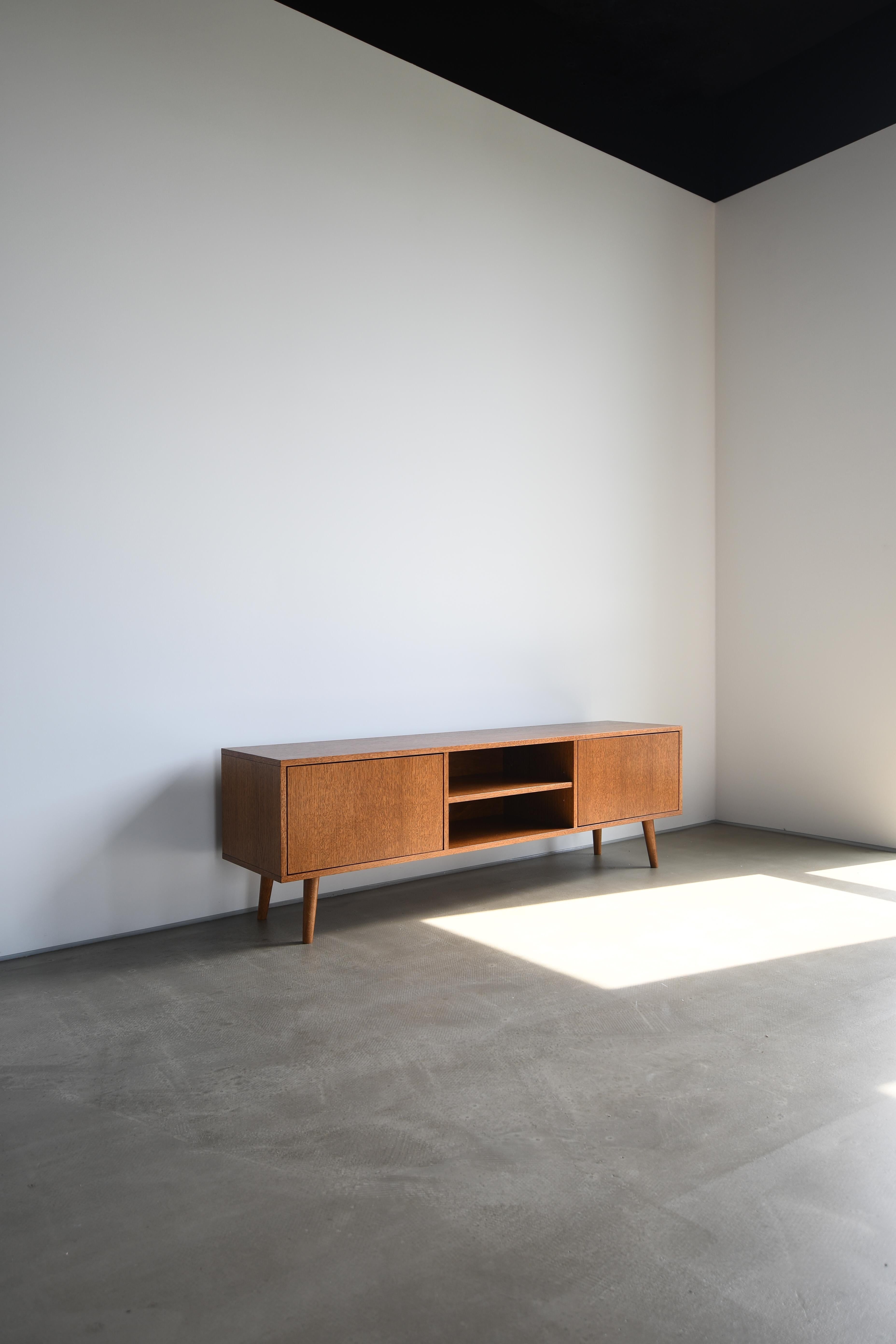 XXIe siècle et contemporain Meuble TV LOTV par Pastform en vente