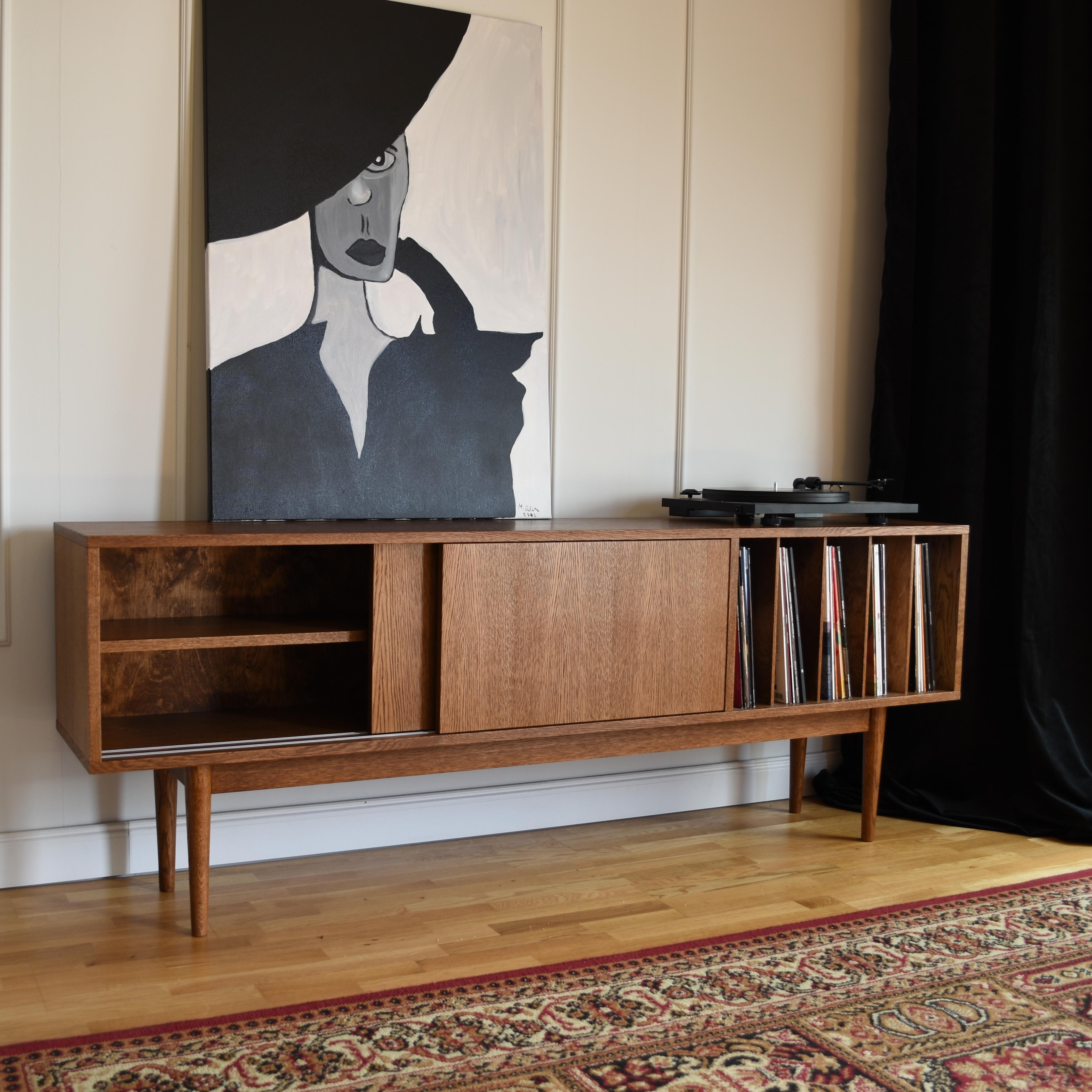 LOTV Vinyl-Schiebeschrank von Pastform im Zustand „Neu“ im Angebot in Geneve, CH