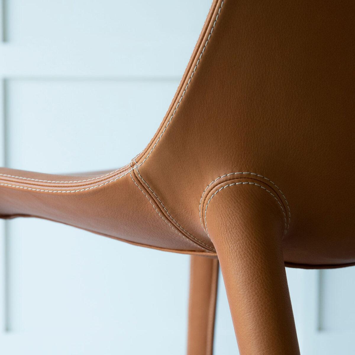 Traditionelle italienische Adelsfamilien hatten eine untrügliche Methode, um die Manieren eines Gastes auf den ersten Blick zu erkennen. Einmal mehr setzt sich Philippe Starck mit Driade an einen Tisch, um das 50-jährige Bestehen der Marke zu