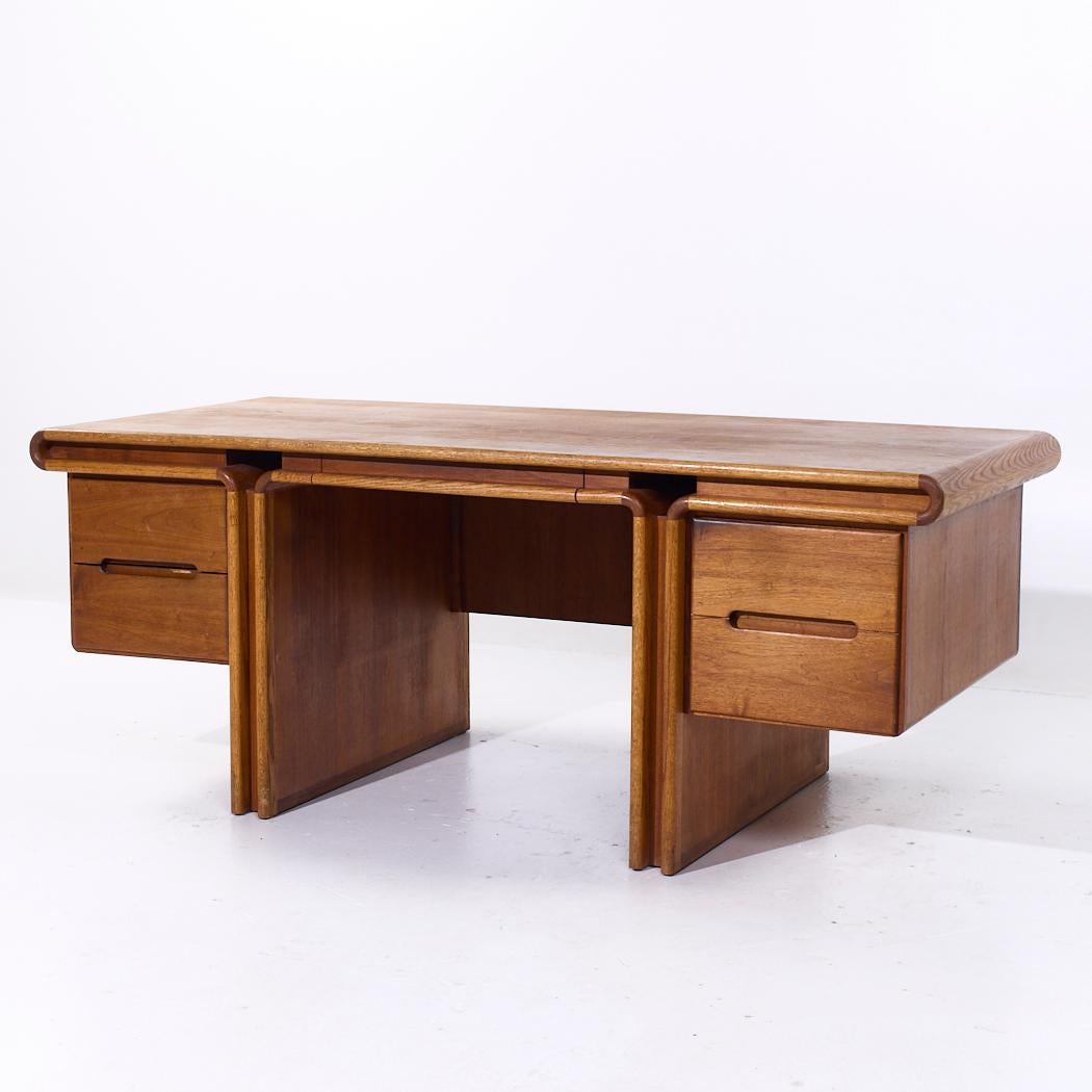 Mid-Century Modern Lou Hodges for Creative Crafts Mid Century Curved Walnut Executive Desk For Sale