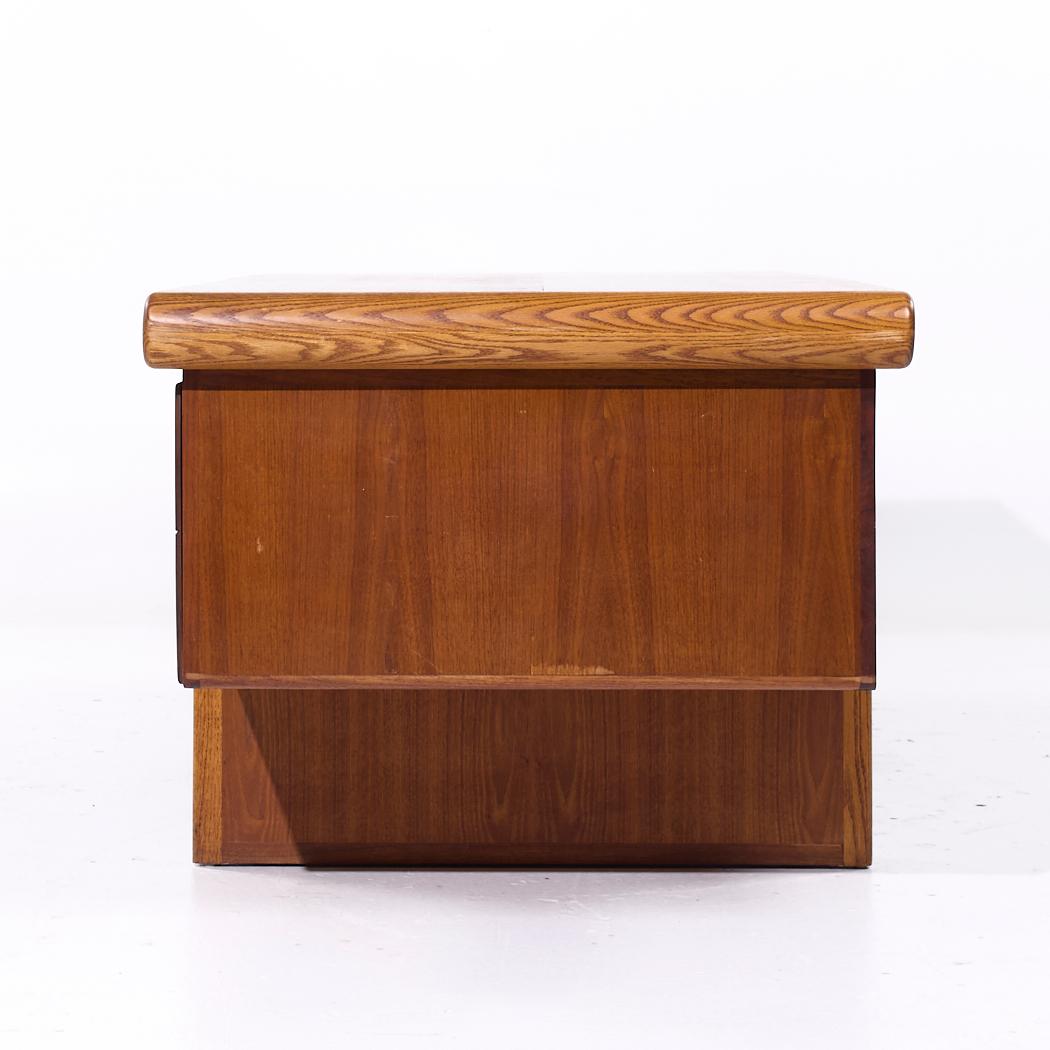 Lou Hodges for Creative Crafts Mid Century Curved Walnut Executive Desk In Good Condition For Sale In Countryside, IL