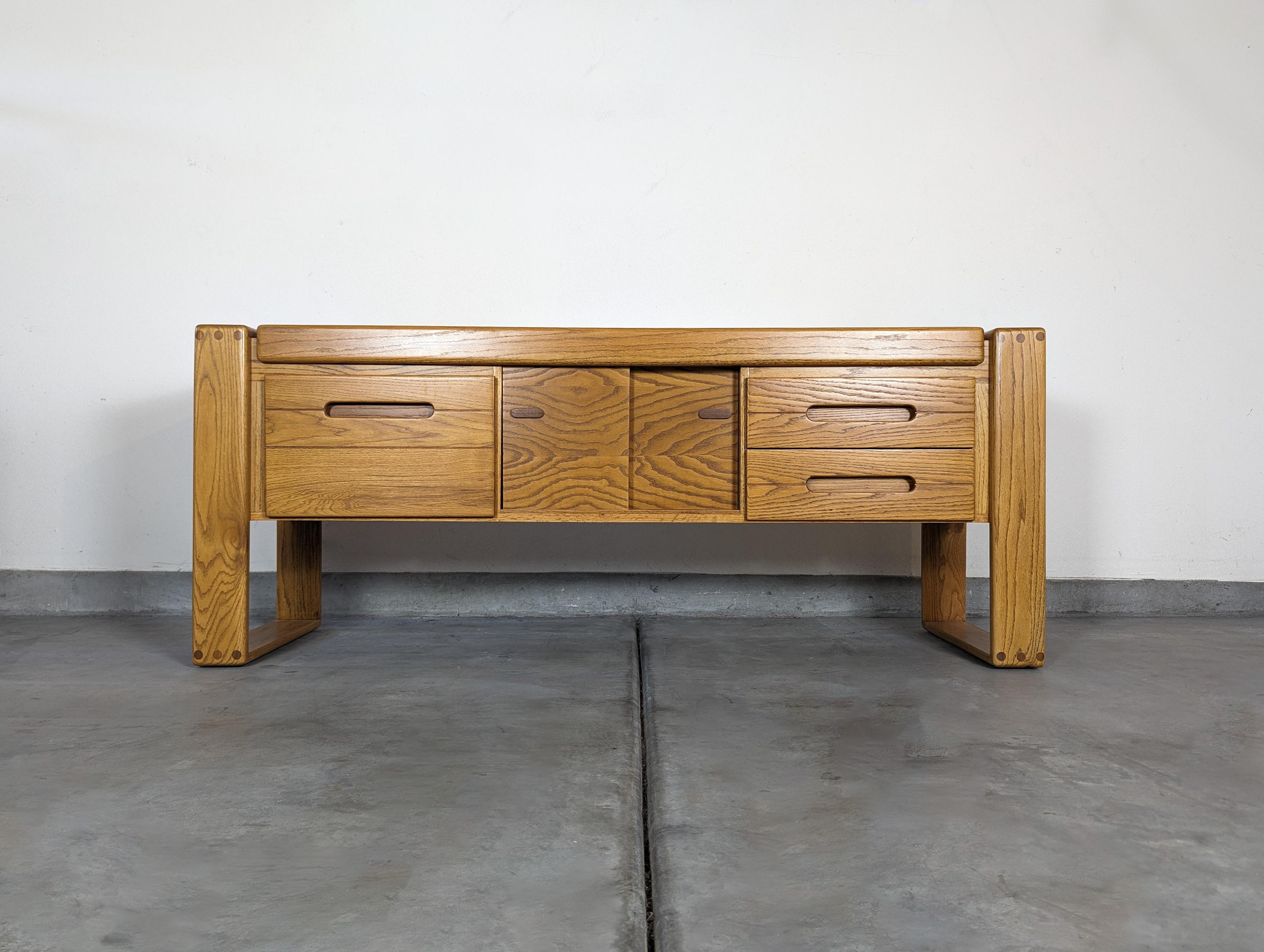 Lou Hodges Handcrafted Oak Credenza for California Design Group, c1980s For Sale 1