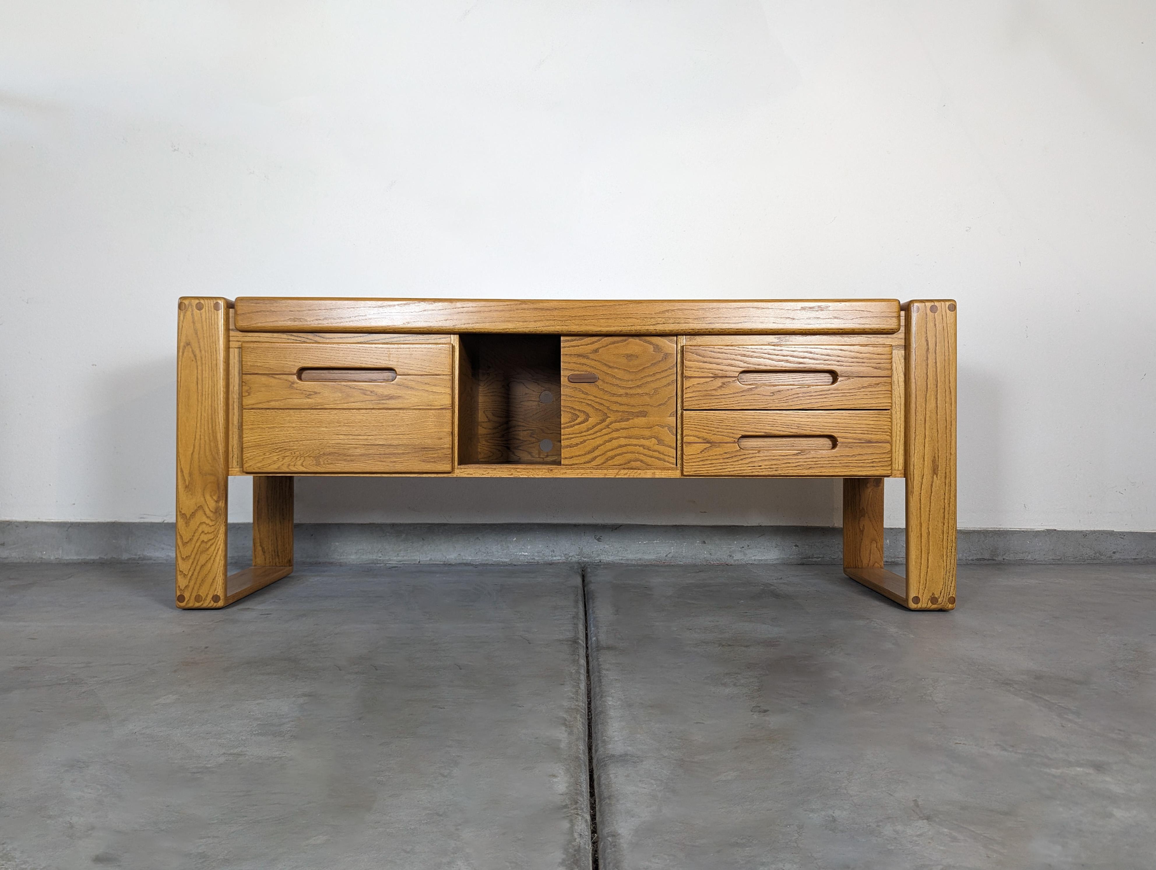 Lou Hodges Handcrafted Oak Credenza for California Design Group, c1980s For Sale 3