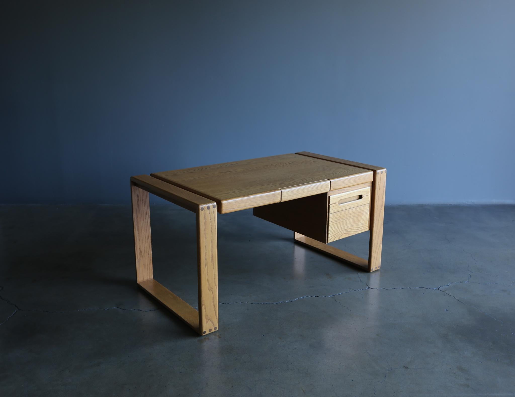 Lou Hodges Handcrafted Oak Desk for California Design Group, 1978 4