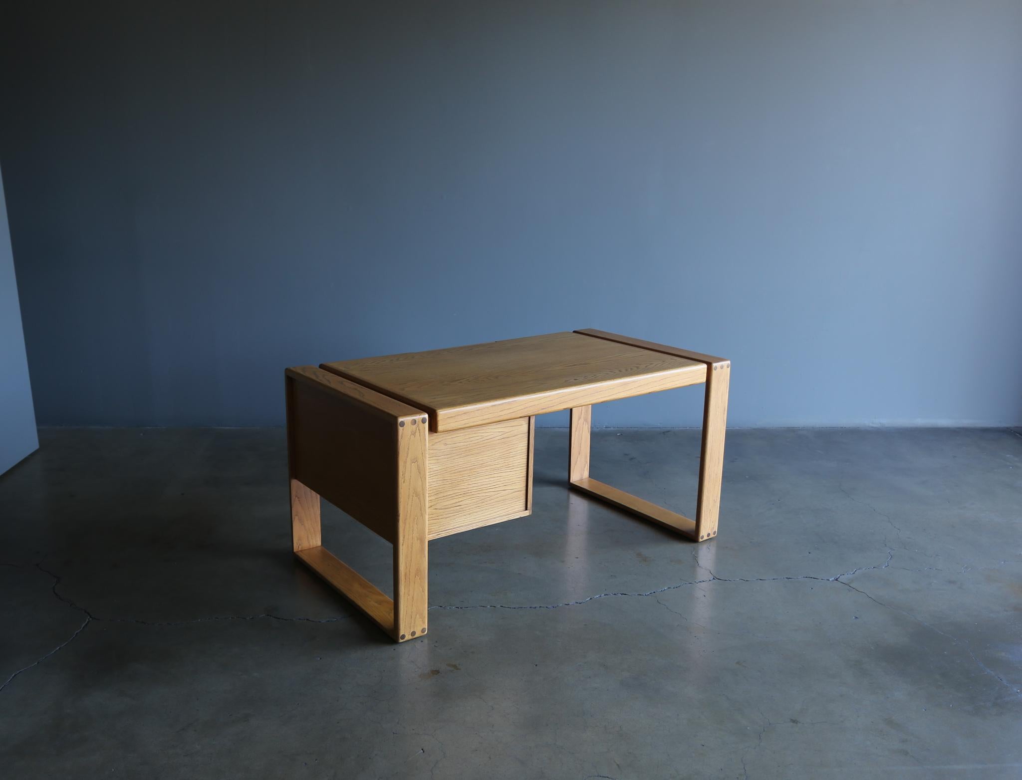 Lou Hodges Handcrafted Oak Desk for California Design Group, 1978 5