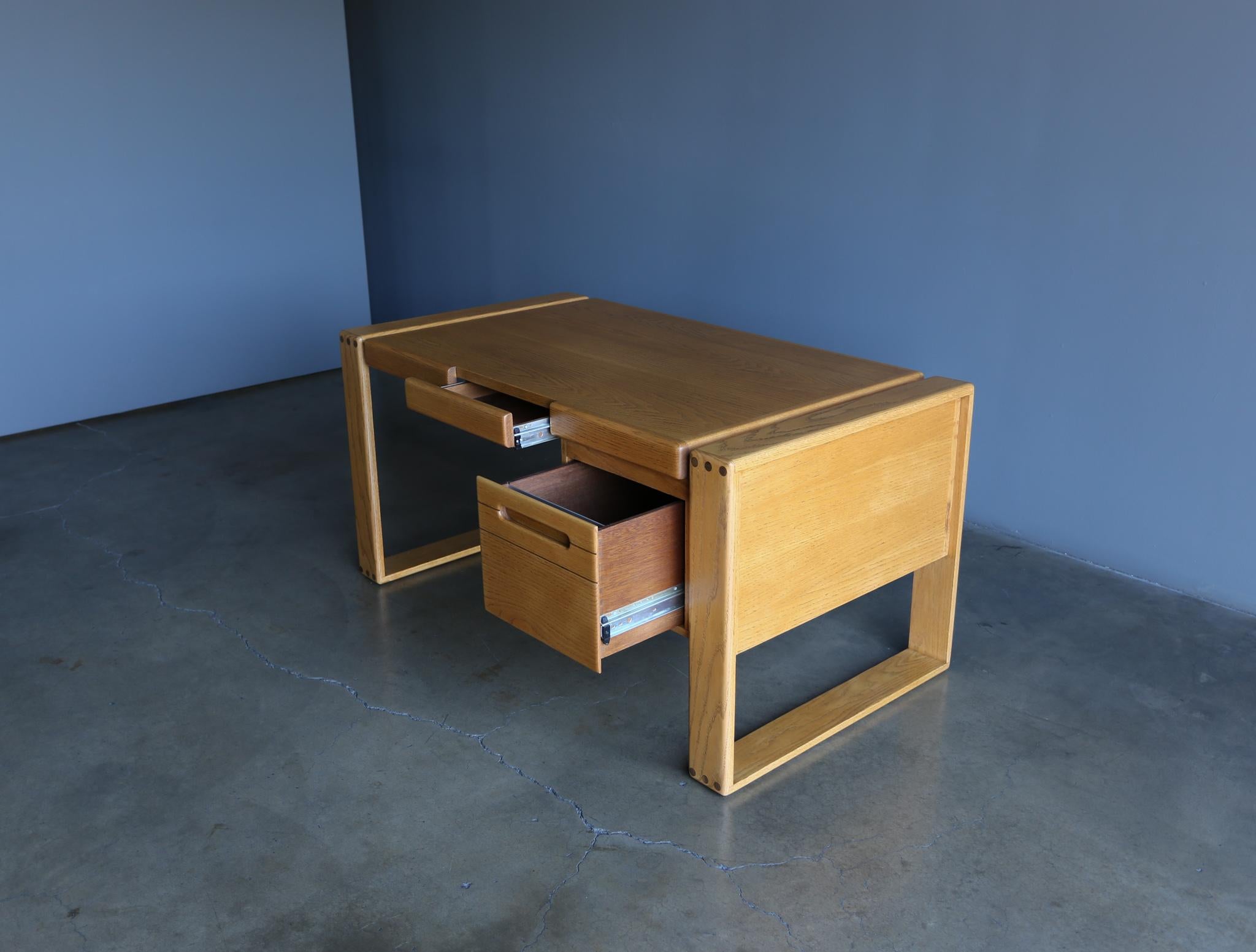 Lou Hodges Handcrafted Oak Desk for California Design Group, 1978 6