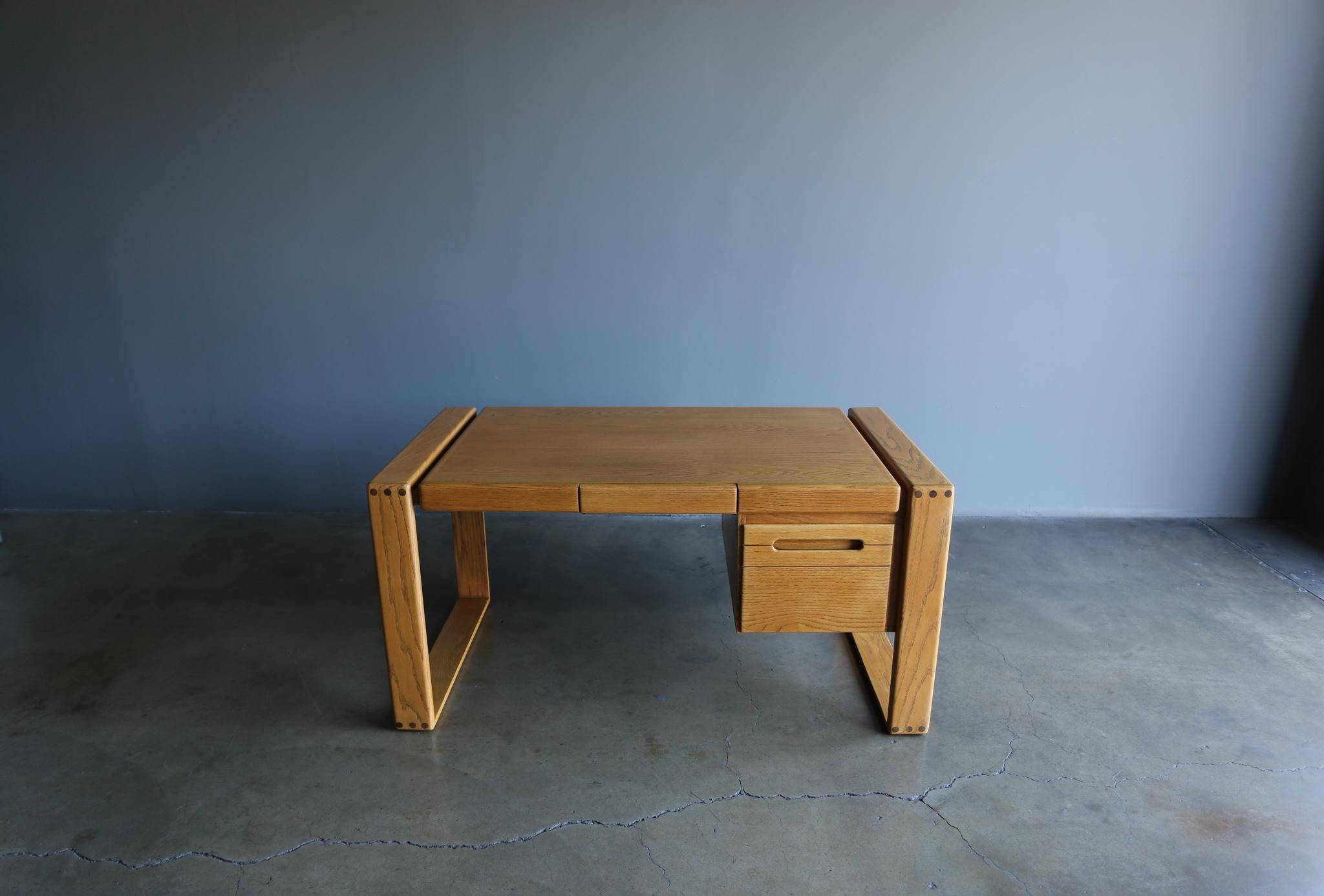 Lou Hodges Handcrafted Oak Desk for California Design Group, 1978 8