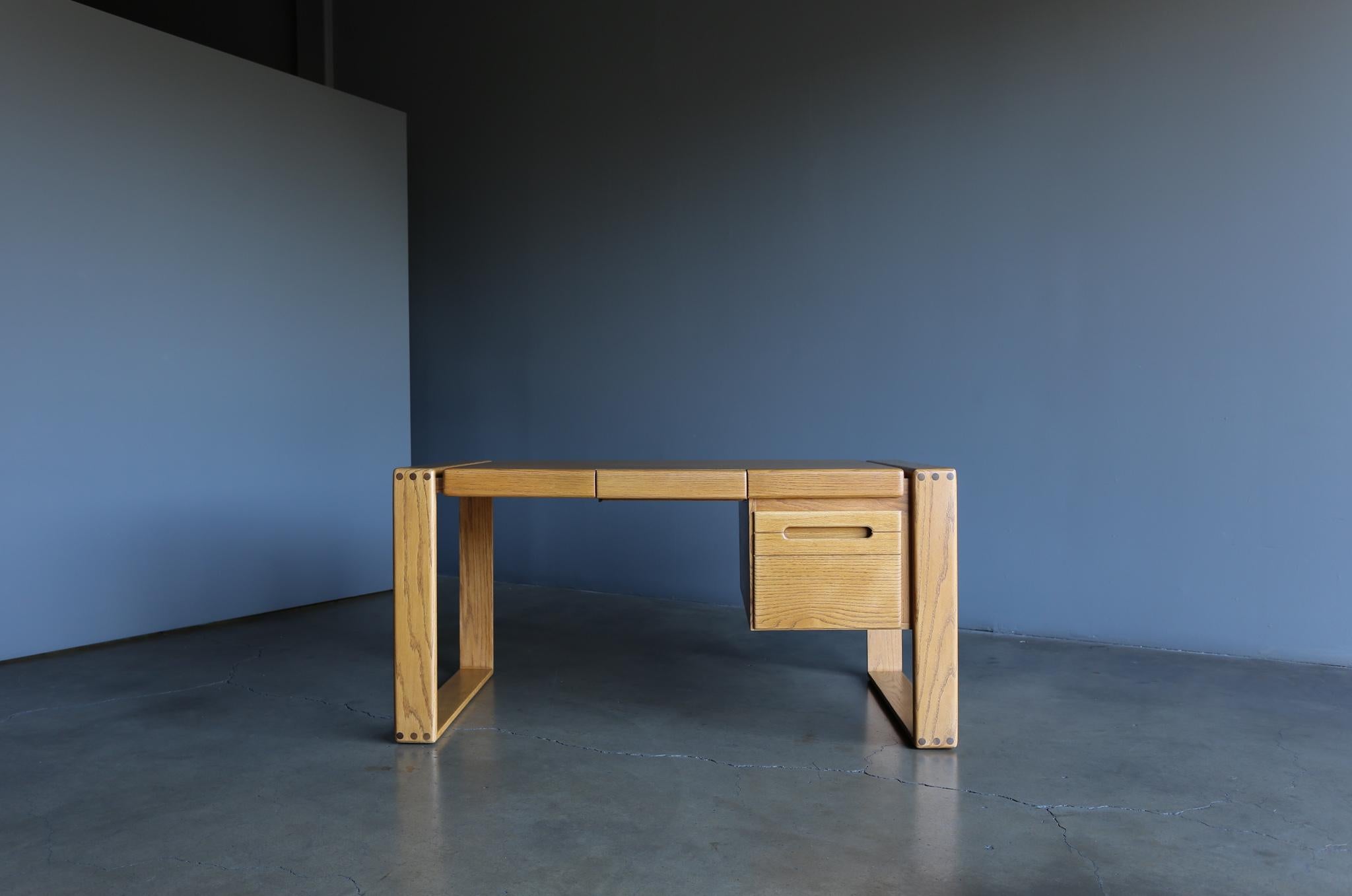 Lou Hodges Handcrafted Oak Desk for California Design Group, 1978 1