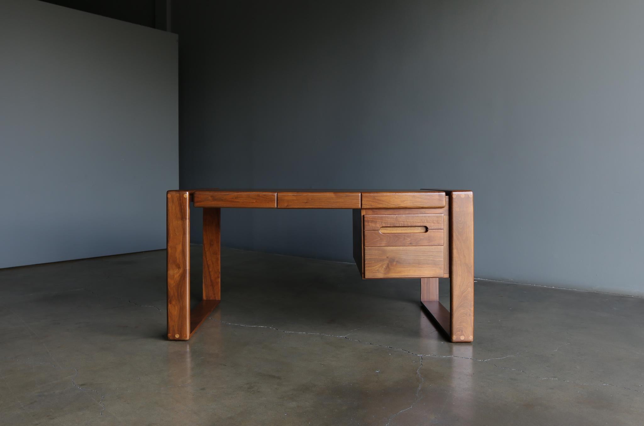 Lou Hodges Handcrafted Walnut Desk for California Design Group, 1979 4