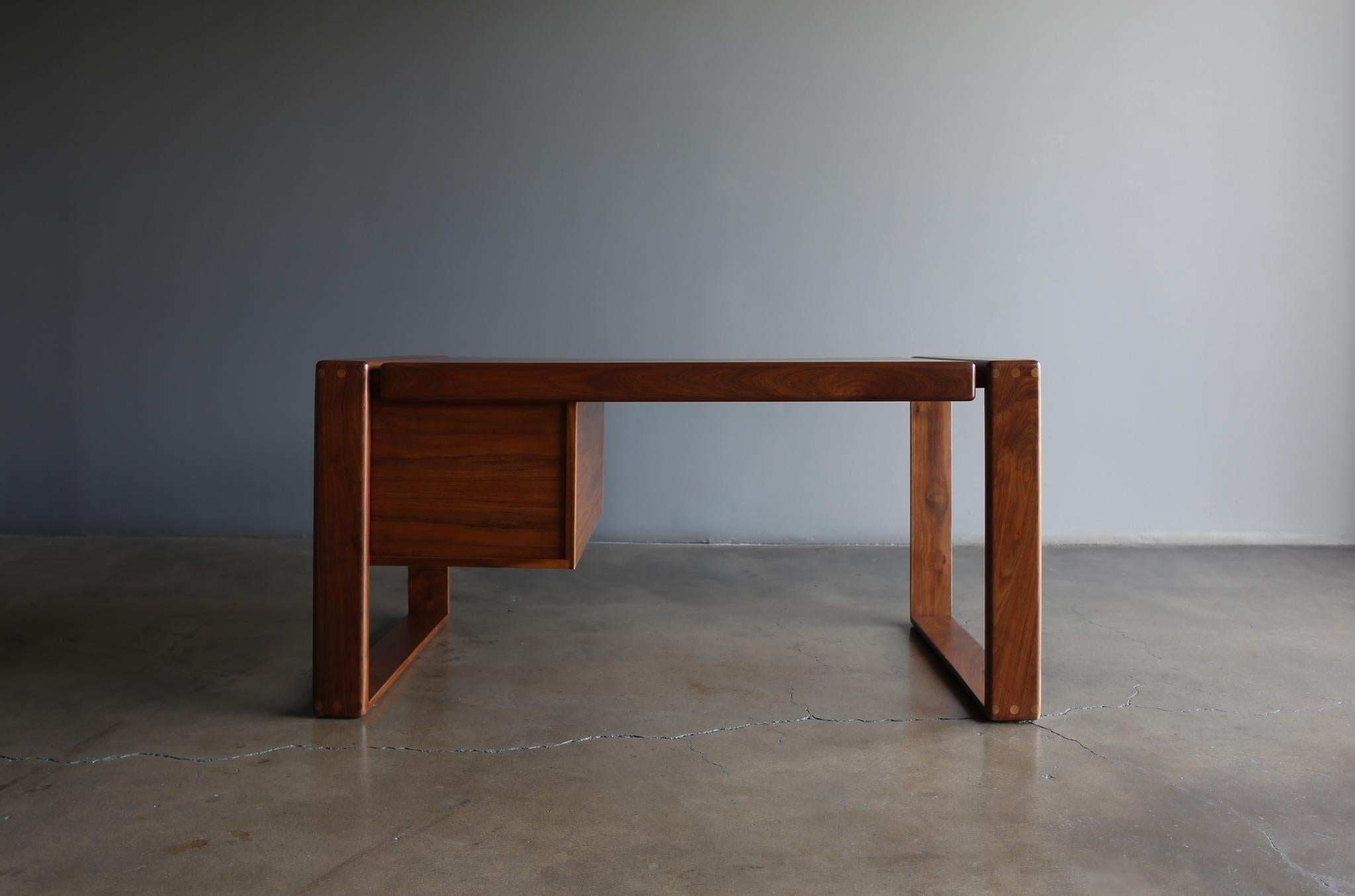 Lou Hodges Handcrafted Walnut Desk for California Design Group, 1979 12