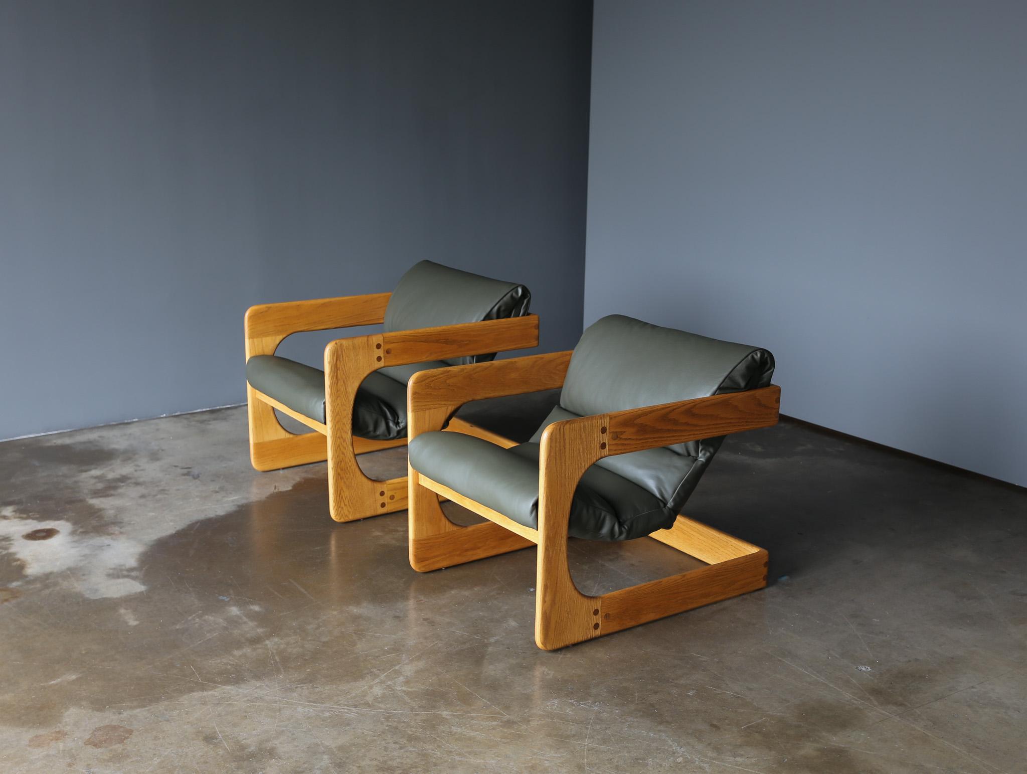 Lou Hodges Oak & Leather Lounge Chairs for California Design Group, 1970's For Sale 5