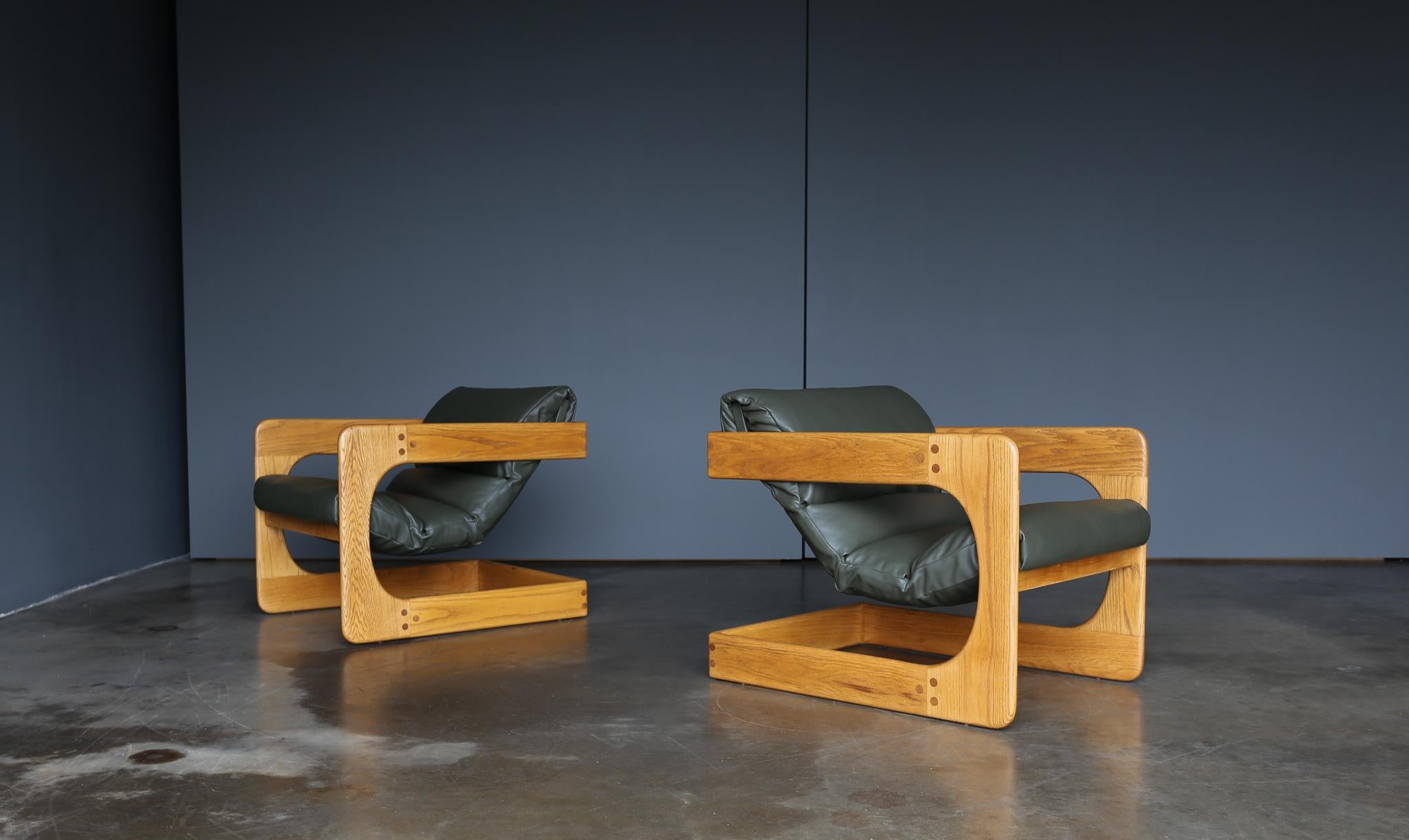 Lou Hodges Oak & Leather Lounge Chairs for California Design Group, 1970's For Sale 7