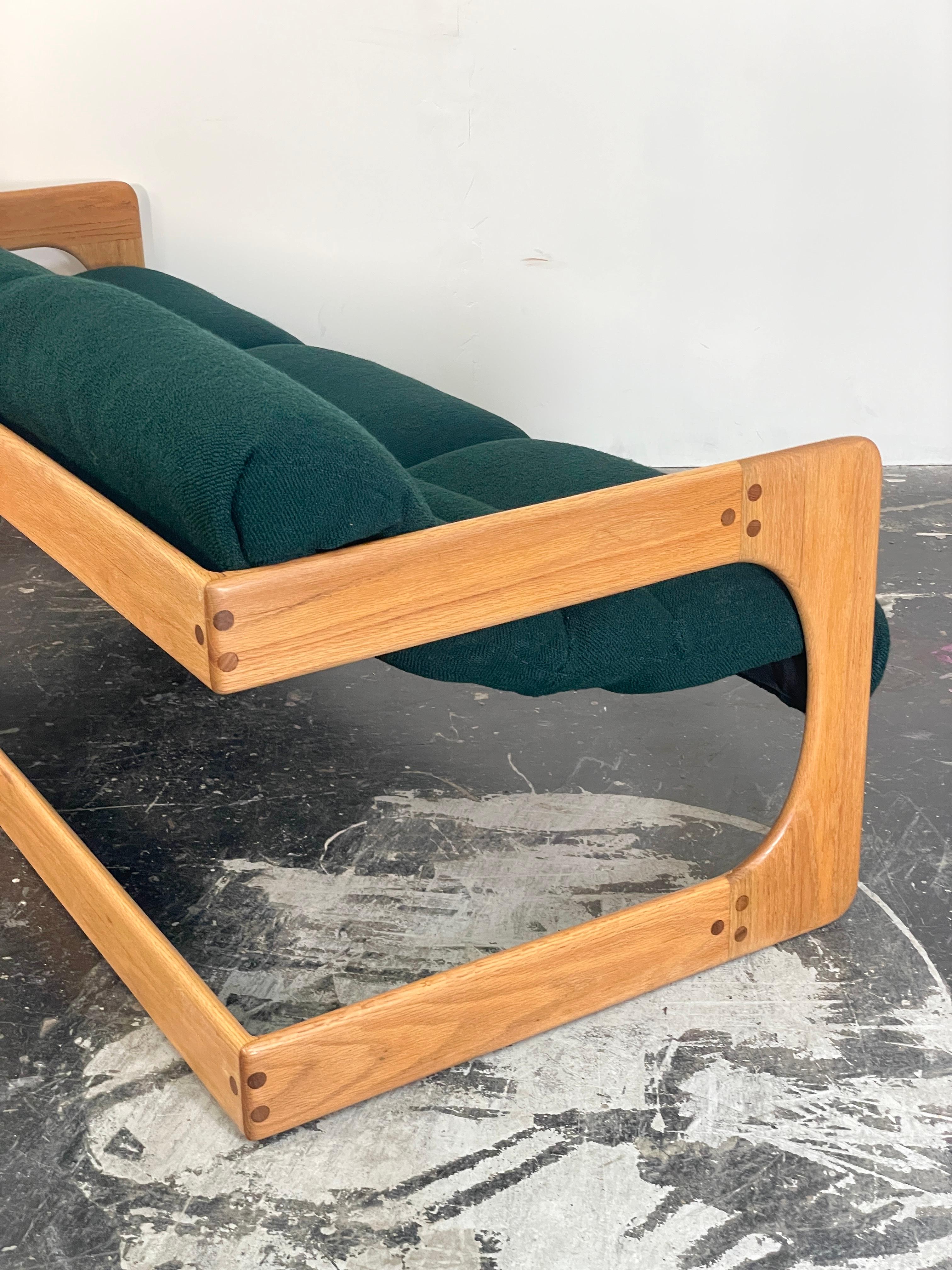 Lou Hodges Sofa der California Design Group aus weißer Eiche im Angebot 2