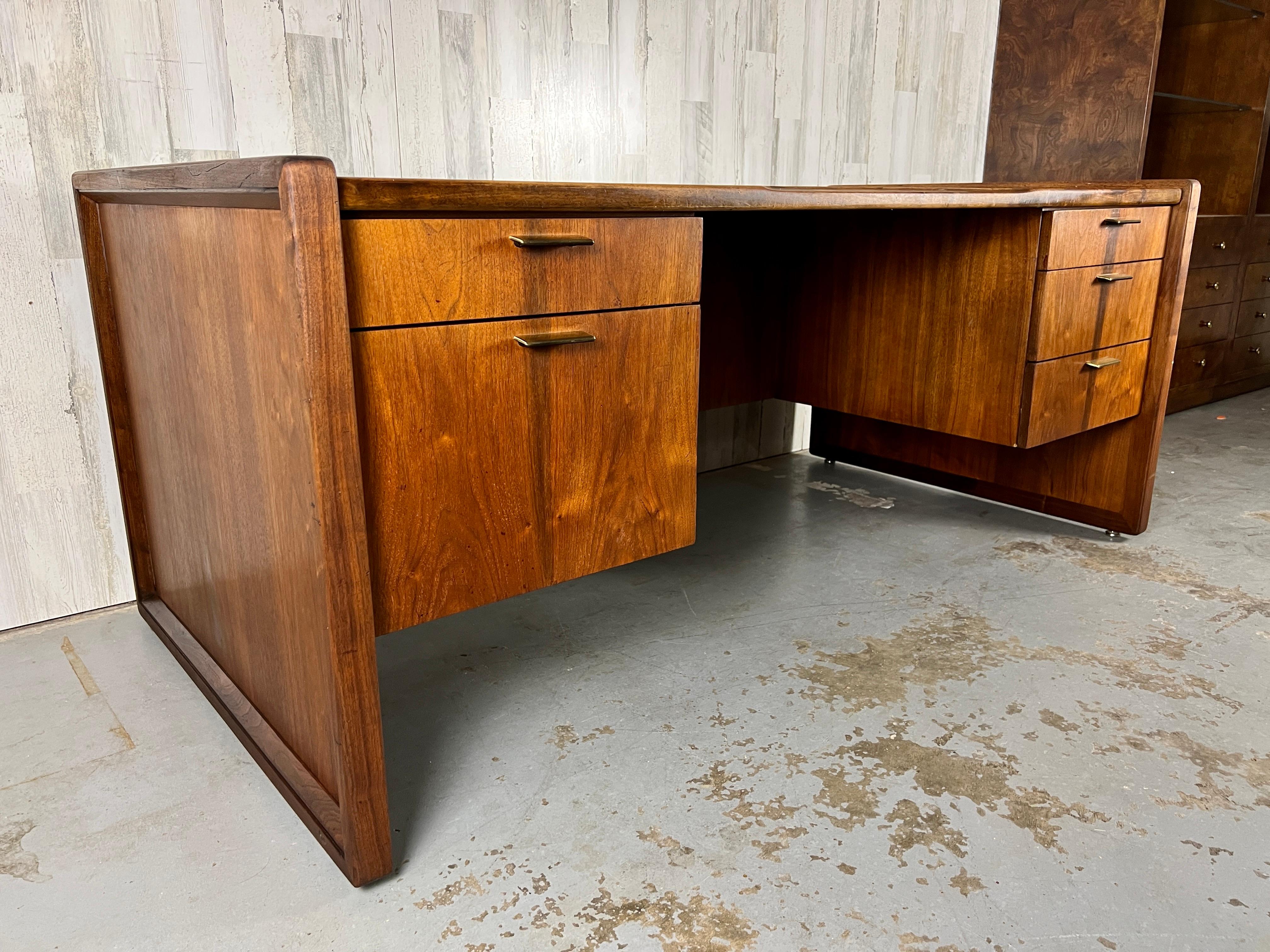 Lou Hodges Style Executive Desk In Good Condition For Sale In Denton, TX