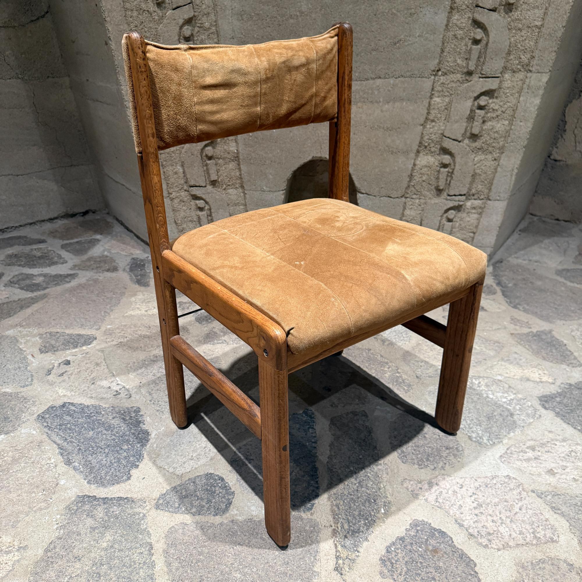 Chaise simple Lou Hodges Oak Oak et cuir daim Tan Mid Century Modern en vente 7