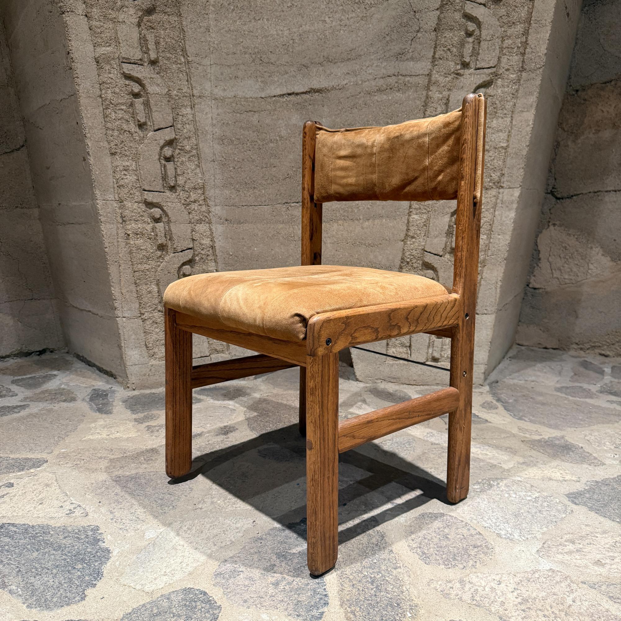 Mid-Century Modern Chaise simple Lou Hodges Oak Oak et cuir daim Tan Mid Century Modern en vente