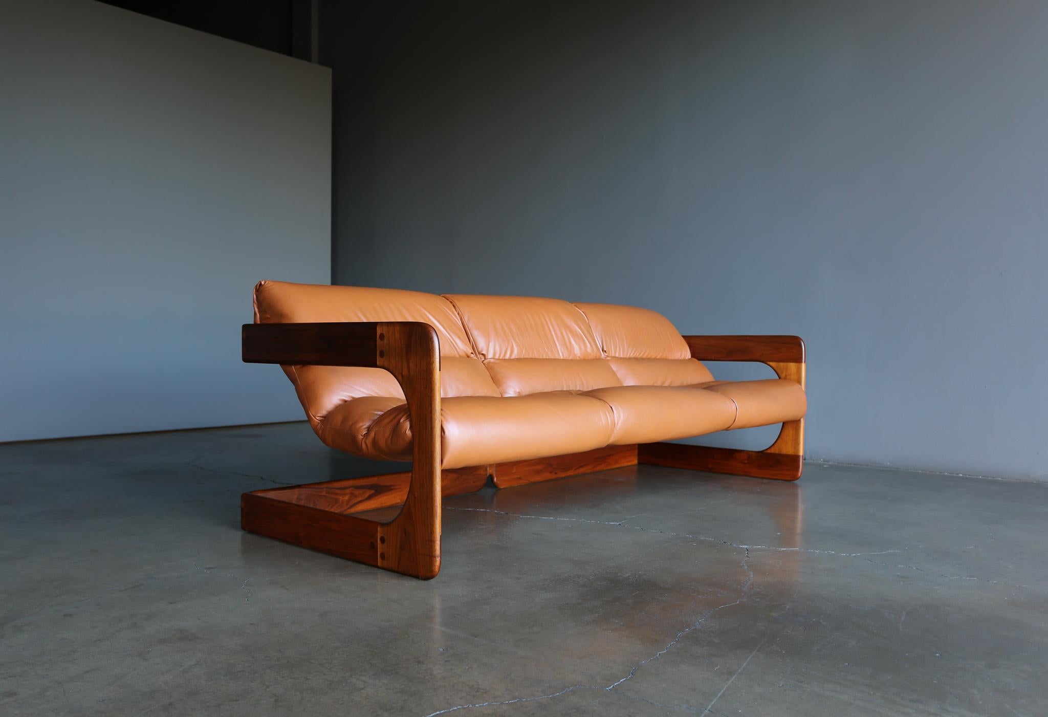 Lou Hodges Walnut & Leather Sofa for California Design Group, 1970s 5