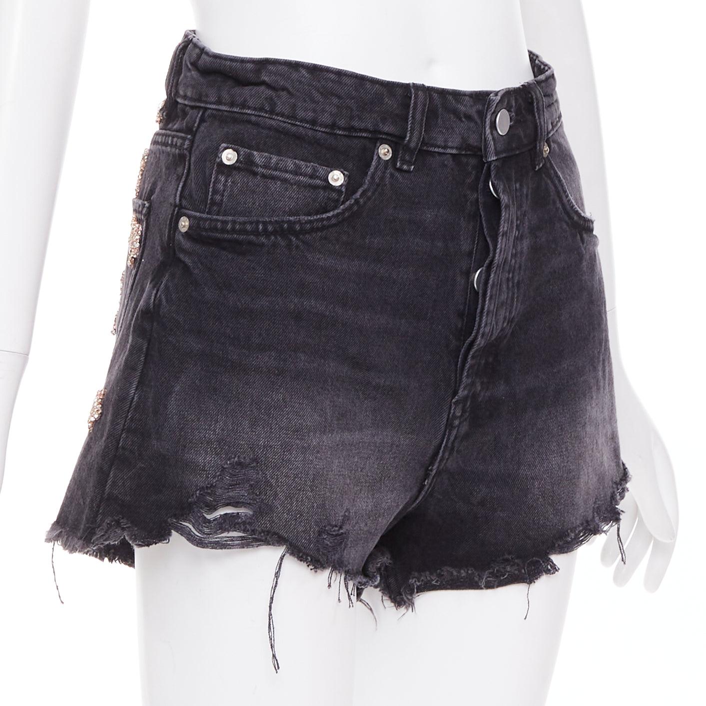 LOU LOU Studio vaquero gris lavado rosa estrellas de cristal plateado adornado shorts S Negro en venta