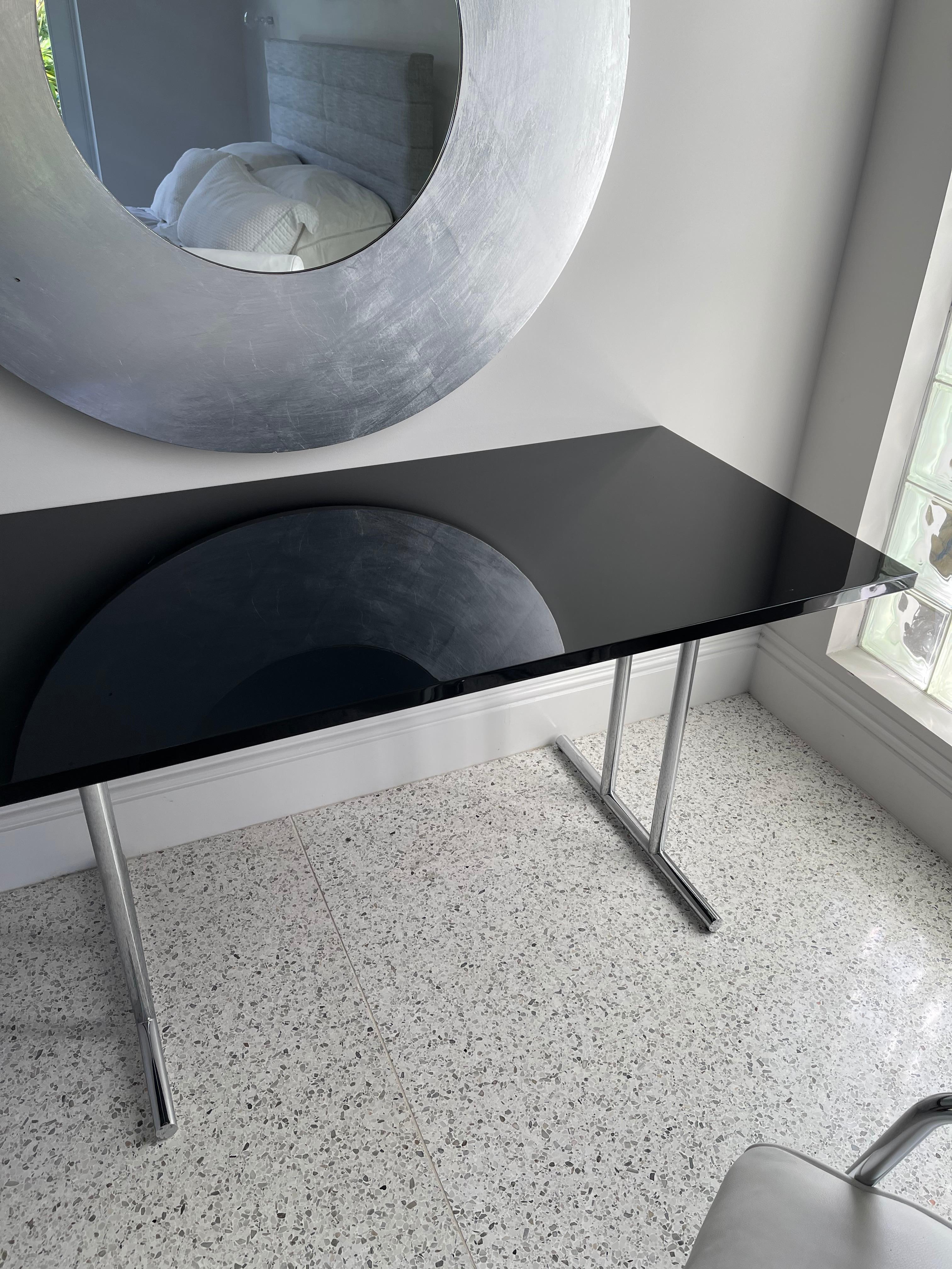 Lou Perou Table by Eileen Gray, Designed by ClassiCon 3