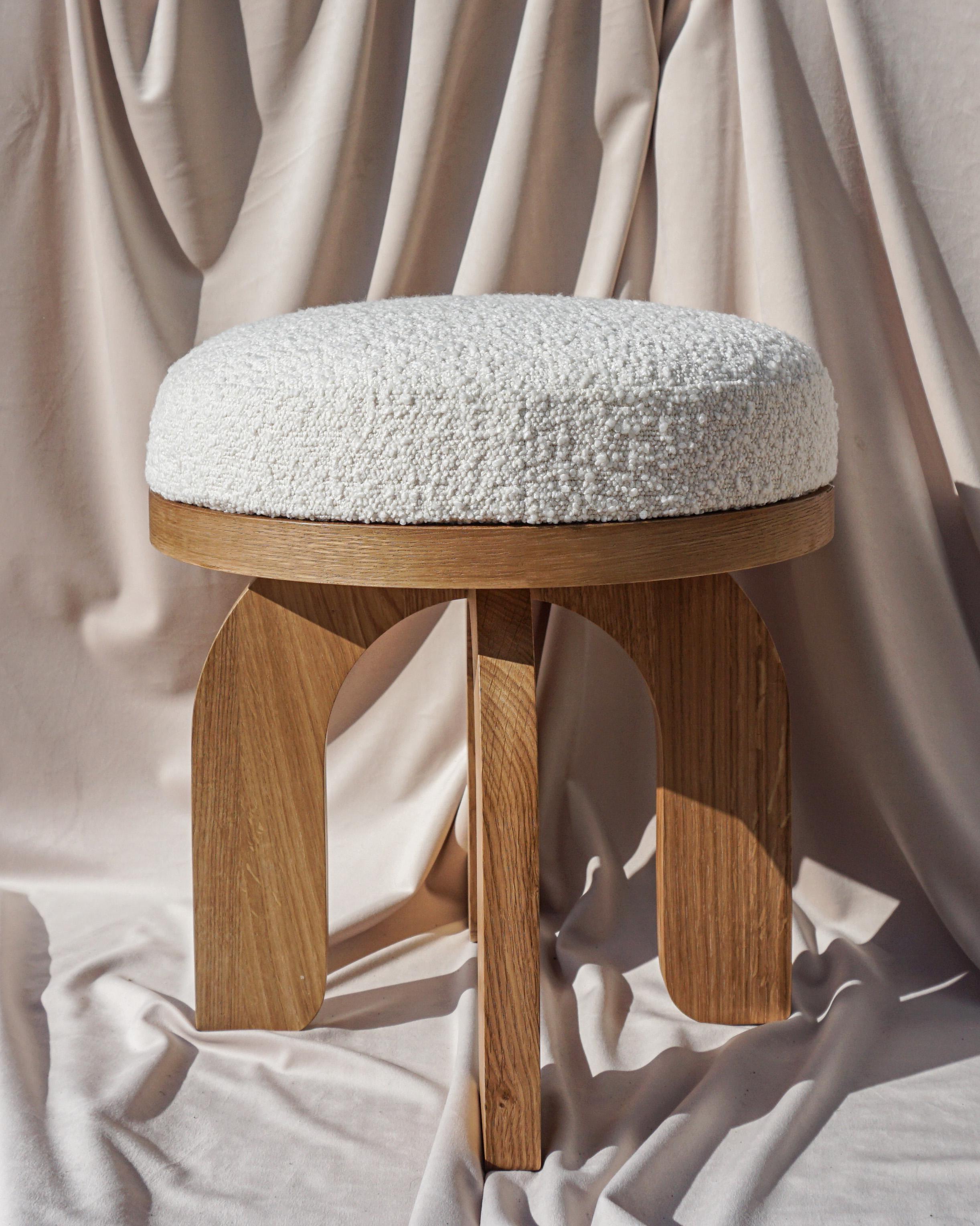 Lou Stool: Round Form, Oak Essence In New Condition For Sale In Baguim Do Monte, PT