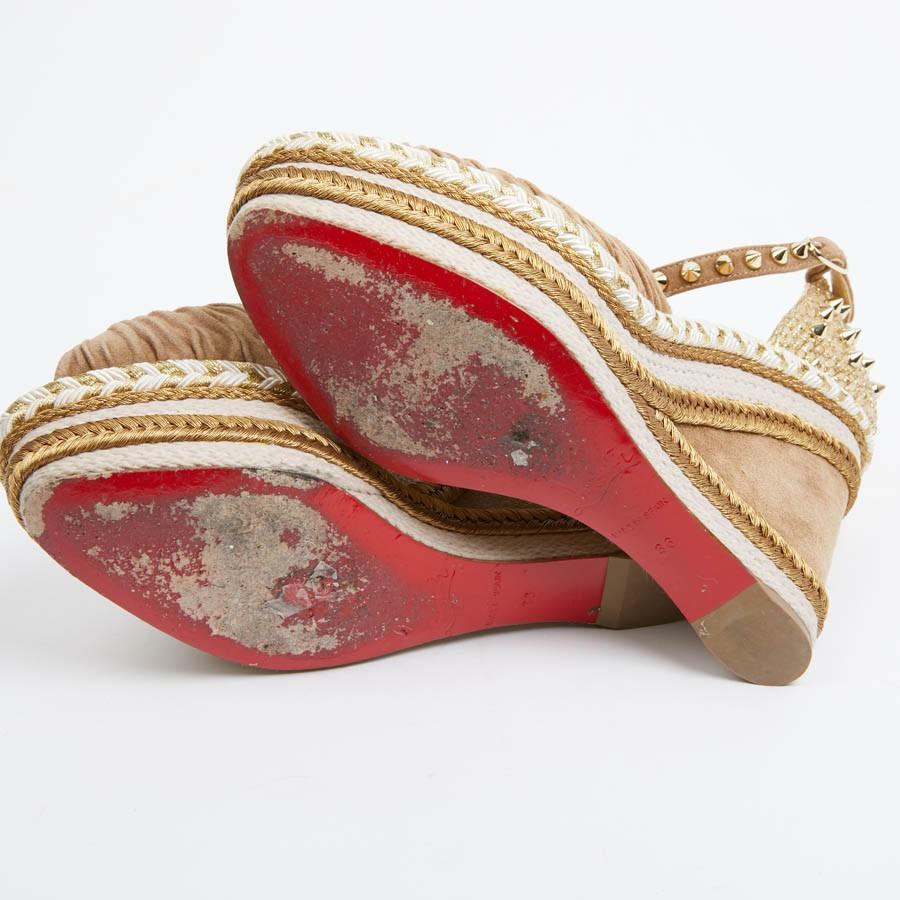 Louboutin Madmonica Madcarina 120 a spillo in rafia oro in vendita 1