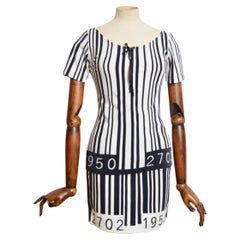 Loud 1990er Cheap & Chic Franco Moschino Barcode Streifen T-Shirt schulterfreies Top