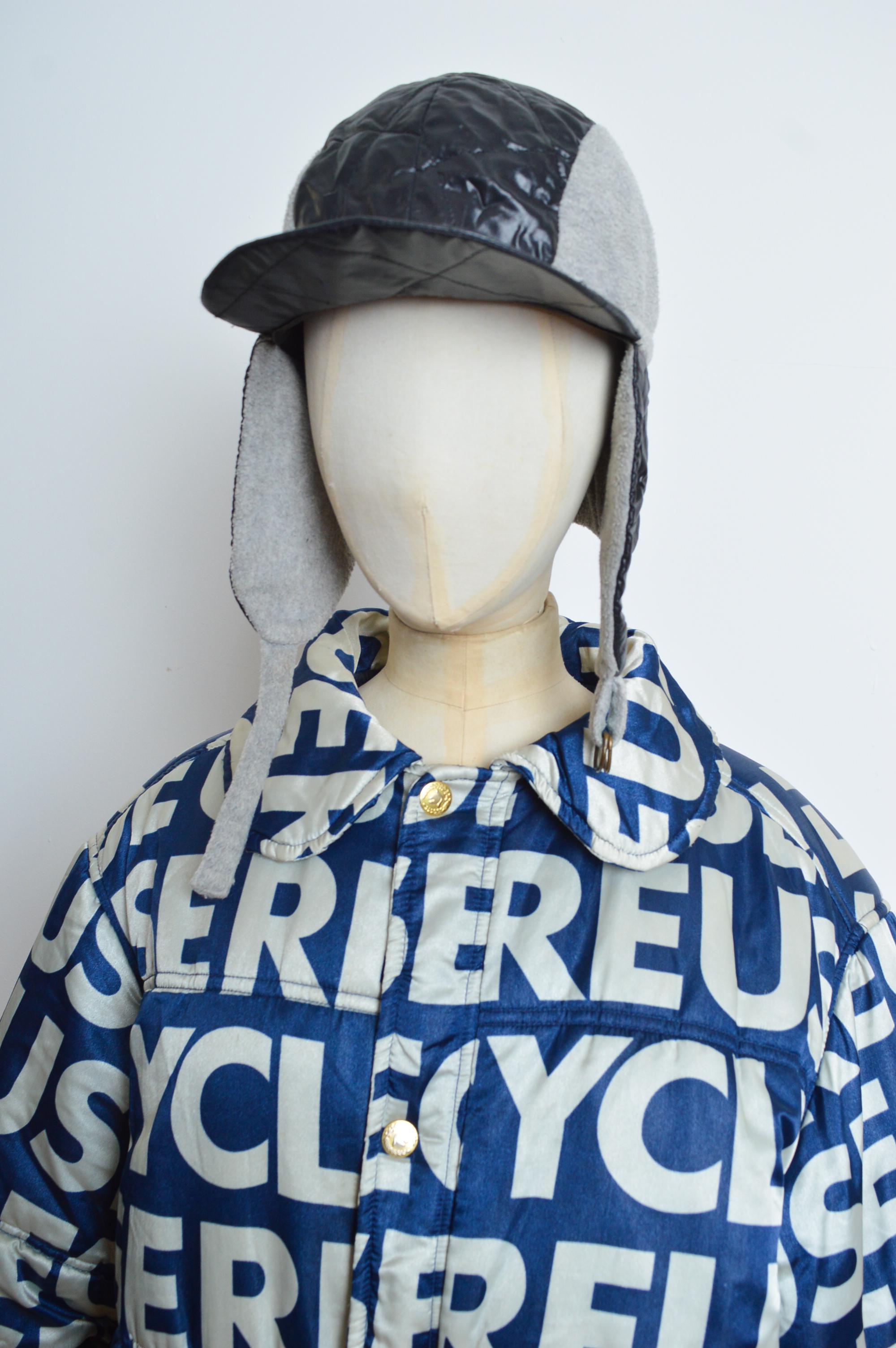 Giacca Bomber Puffa in raso Franco Moschino REUSE / RECYCLE degli anni '90 In condizioni buone in vendita a Sheffield, GB