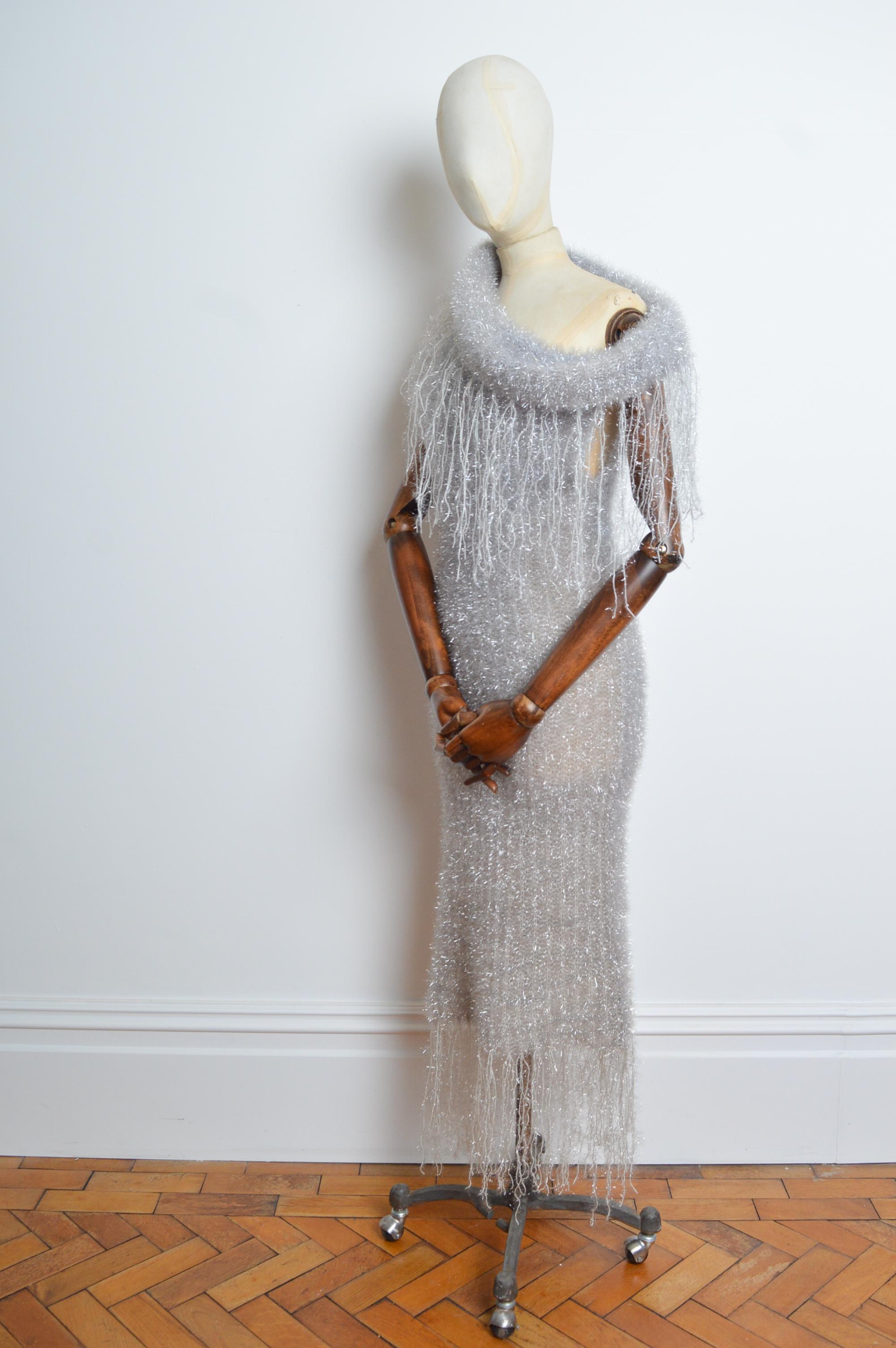 Loud 1990's Garish Argento off shoulder Tinsel Glitter Cowl neck Evening Dress In condizioni buone in vendita a Sheffield, GB
