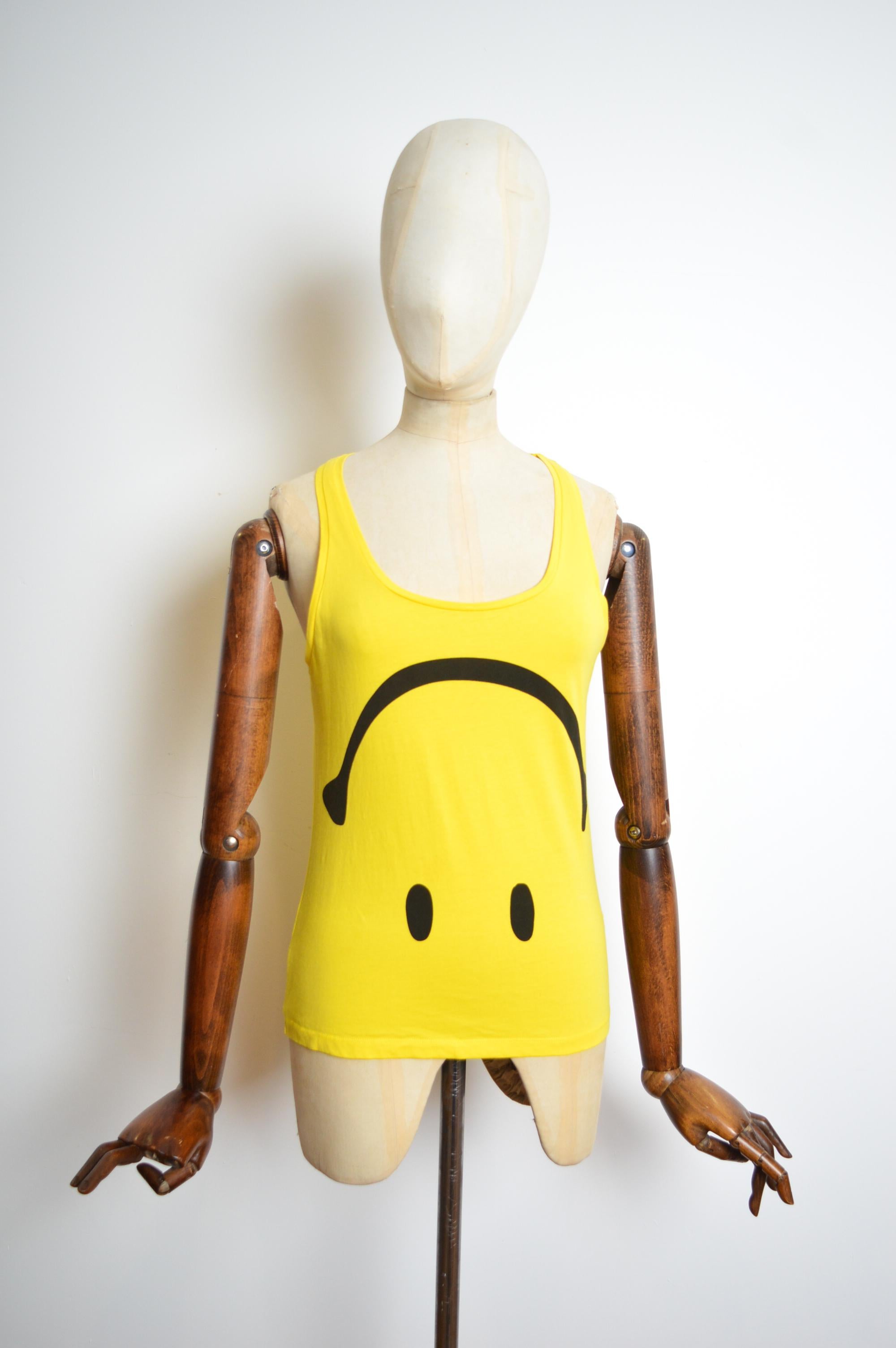 Loud Moschino 2000er Smiley Face Gelbes Tanktop - Weste Tee für Damen oder Herren im Angebot