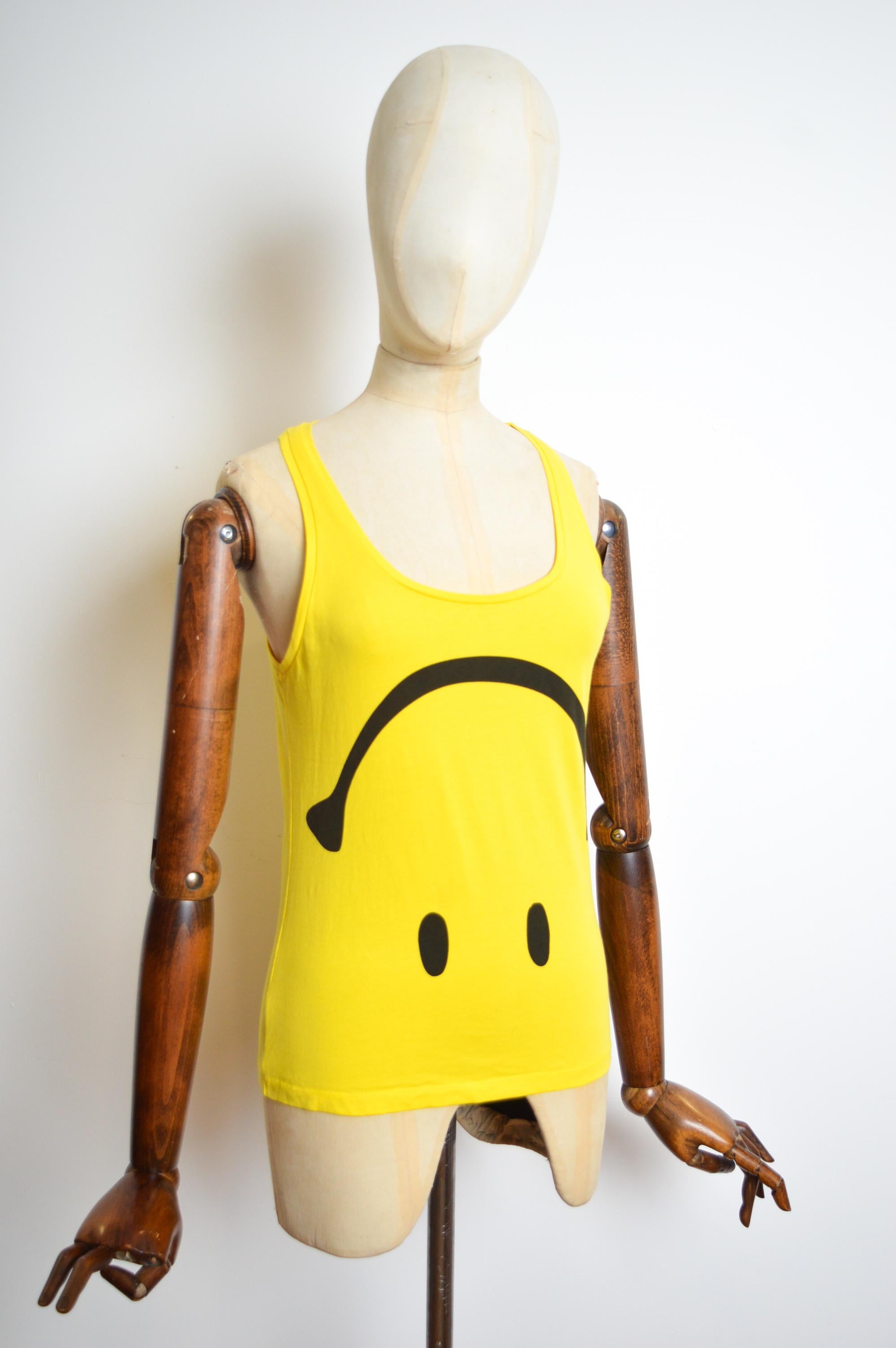 Loud Moschino 2000er Smiley Face Gelbes Tanktop - Weste Tee im Angebot 2