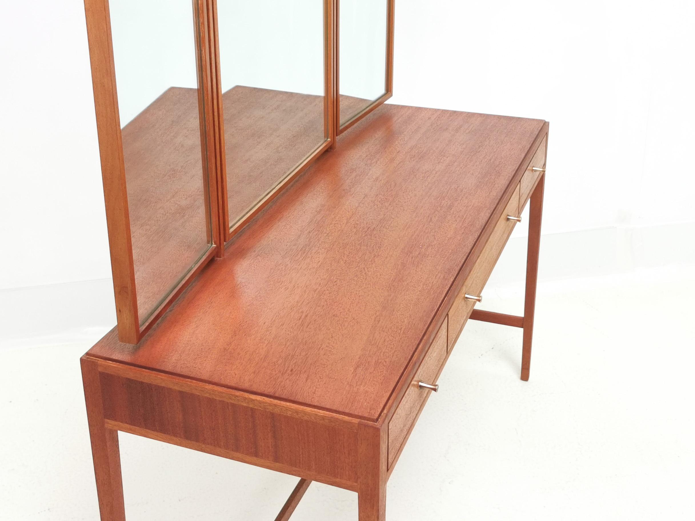 Loughborough for Heals Mid Century Teak Dressing Table, 1960s In Good Condition In STOKE ON TRENT, GB