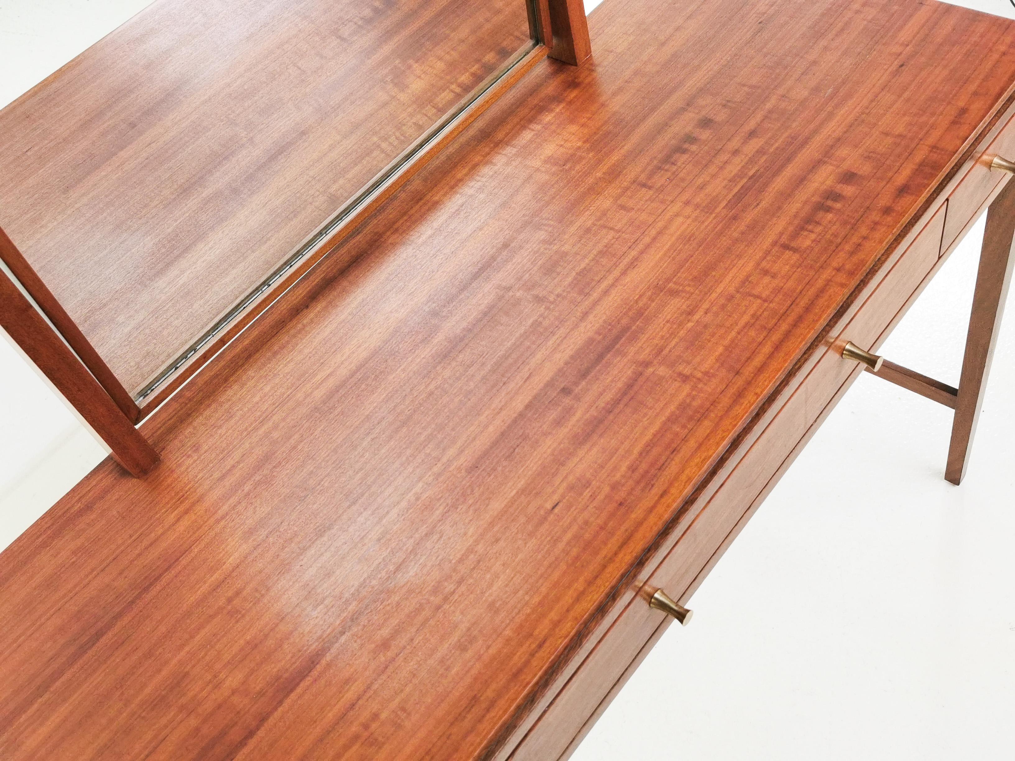 Loughborough for Heals Midcentury Teak Dressing Table, 1960s In Good Condition In STOKE ON TRENT, GB