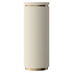 Louis 120, finitura laccata bianca con interni in bronzo