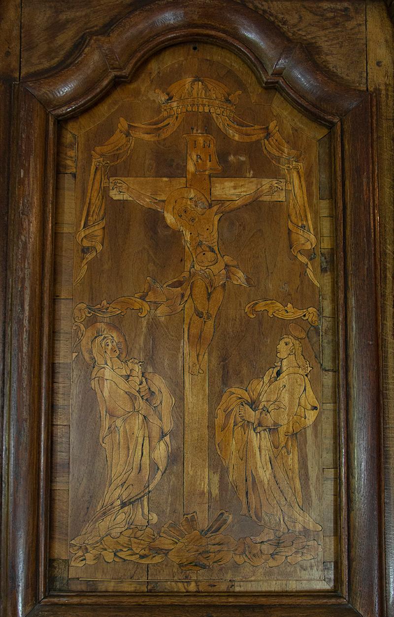 French Louis XIV Oratory - Crucifixion Scene in Marquetry, circa 1700 France In Good Condition For Sale In Beuzevillette, FR
