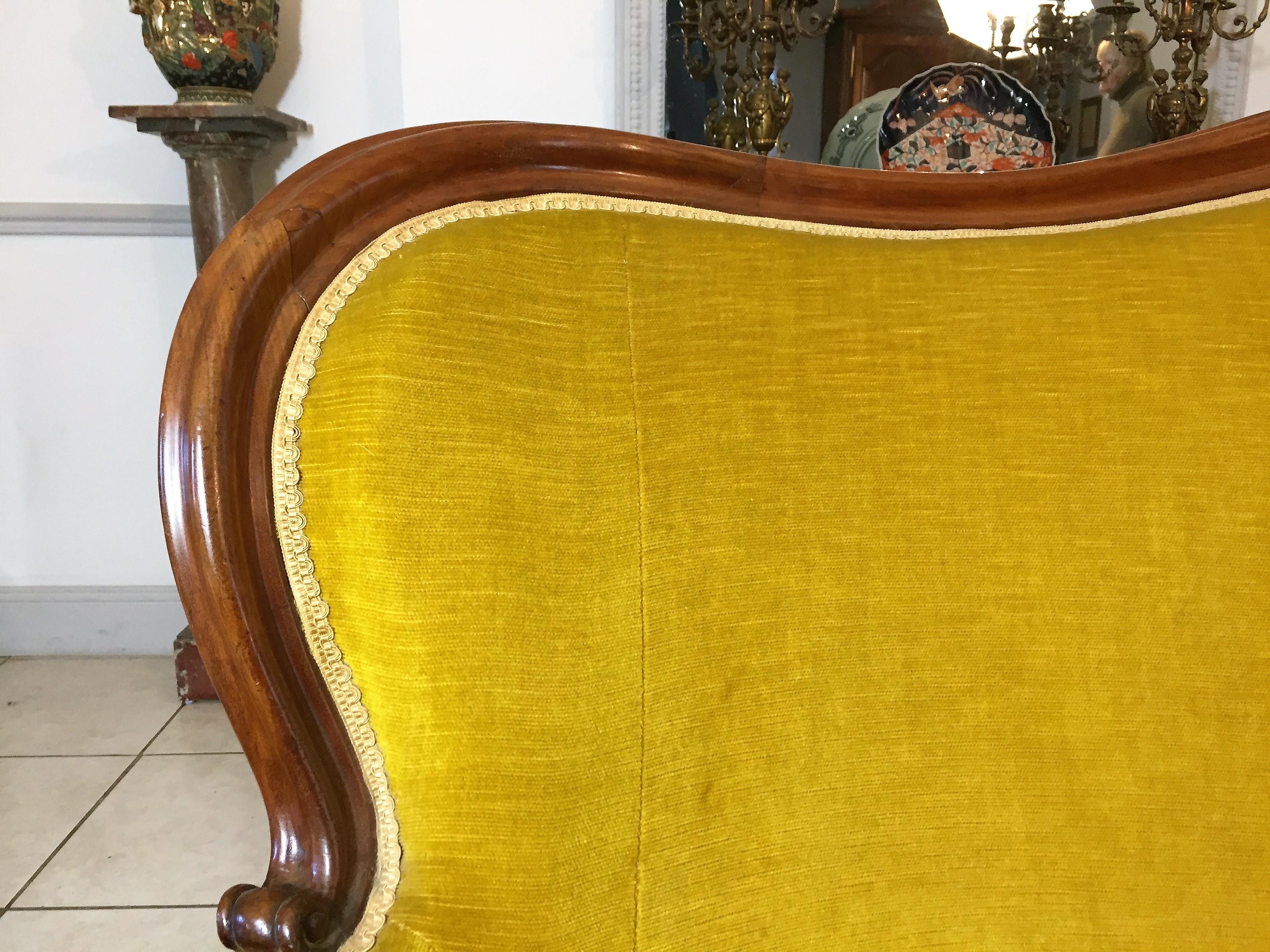 19th Century Louis XV Style Bench Mahogany and Yellow Velvet Louis-Philippe Period circa 1840