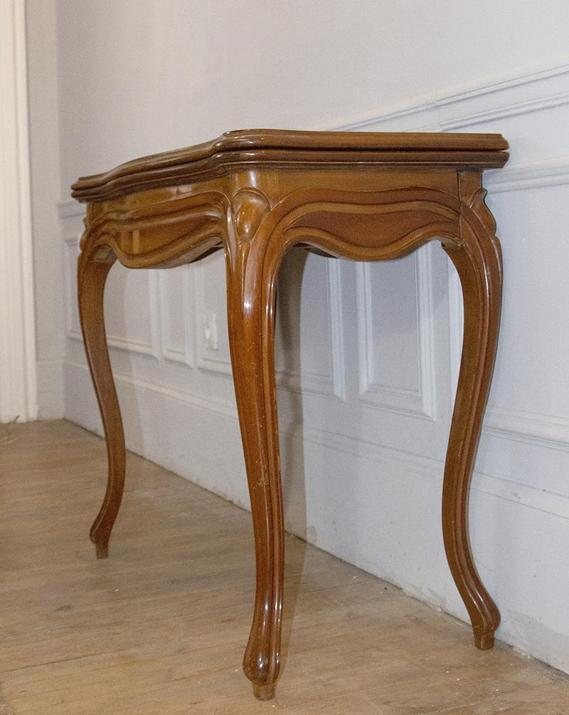 Konsolen-Spieltisch aus Mahagoni im Louis-XVI.-Stil, Napoleon 3-Periode (Louis XV.) im Angebot