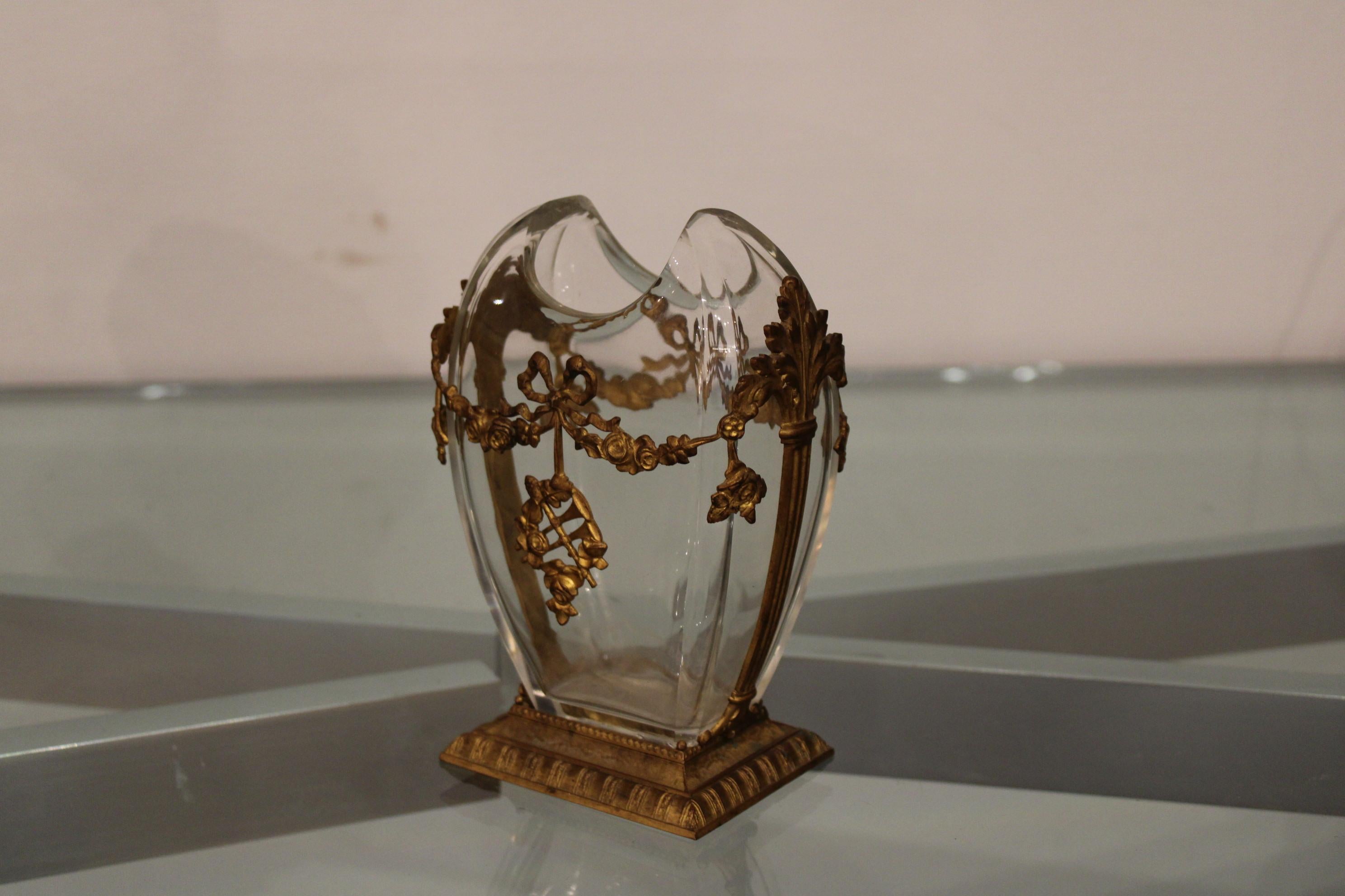 Louis 16 Style Vase, in Glass and Gilded Metal For Sale 2