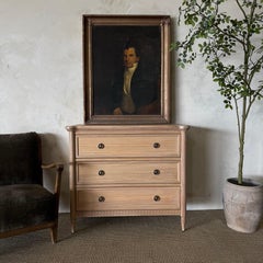 Louis 4 Drawer Commode - White Oak