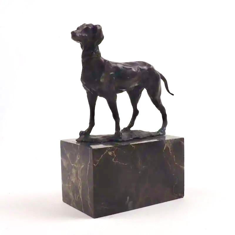 20ième siècle Louis-Albert Carvin, début du 20e siècle, sculpture en bronze d'un chien en vente