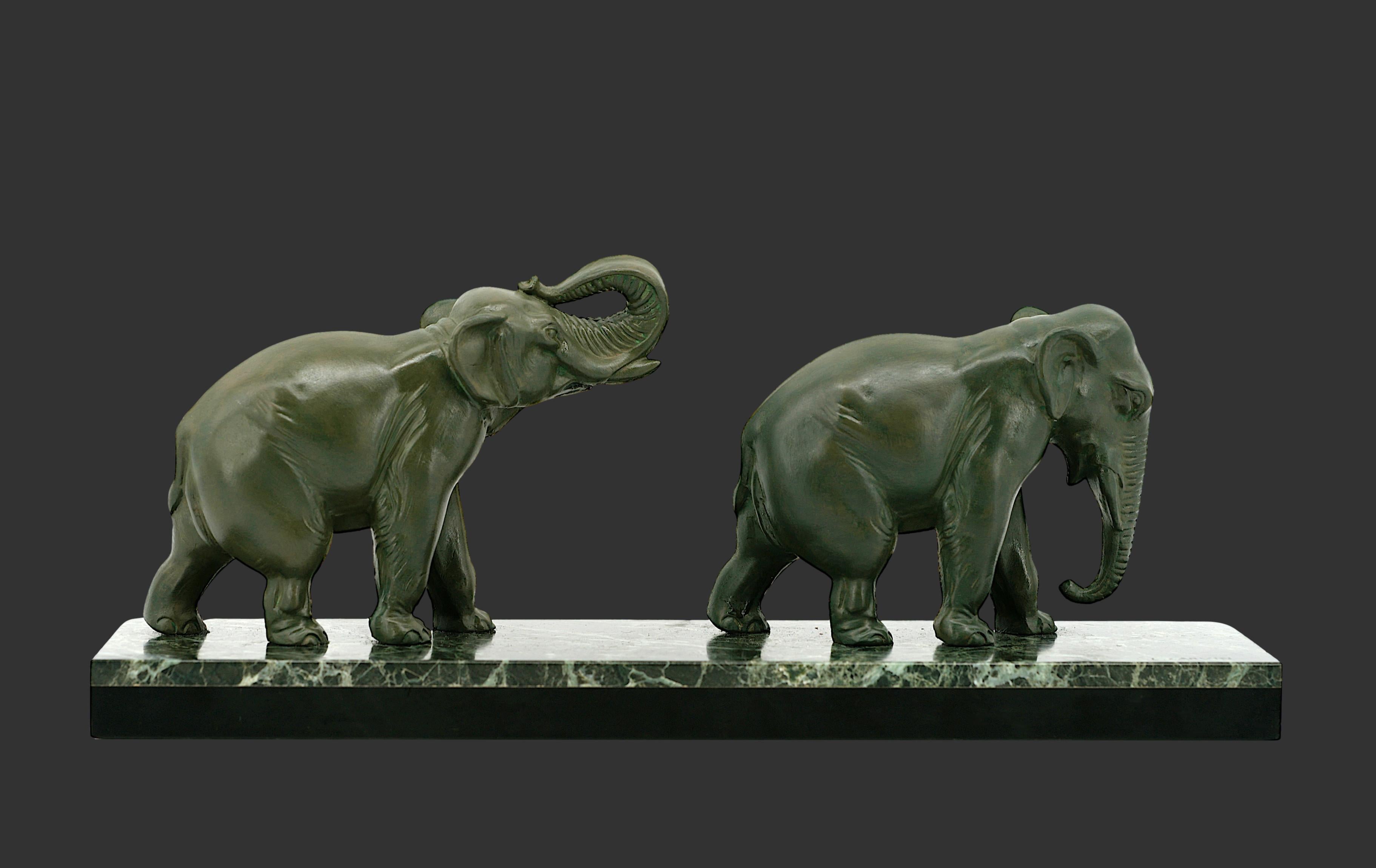 Louis-Albert Carvin Elephant Couple Sculpture 1920 In Good Condition For Sale In Saint-Amans-des-Cots, FR