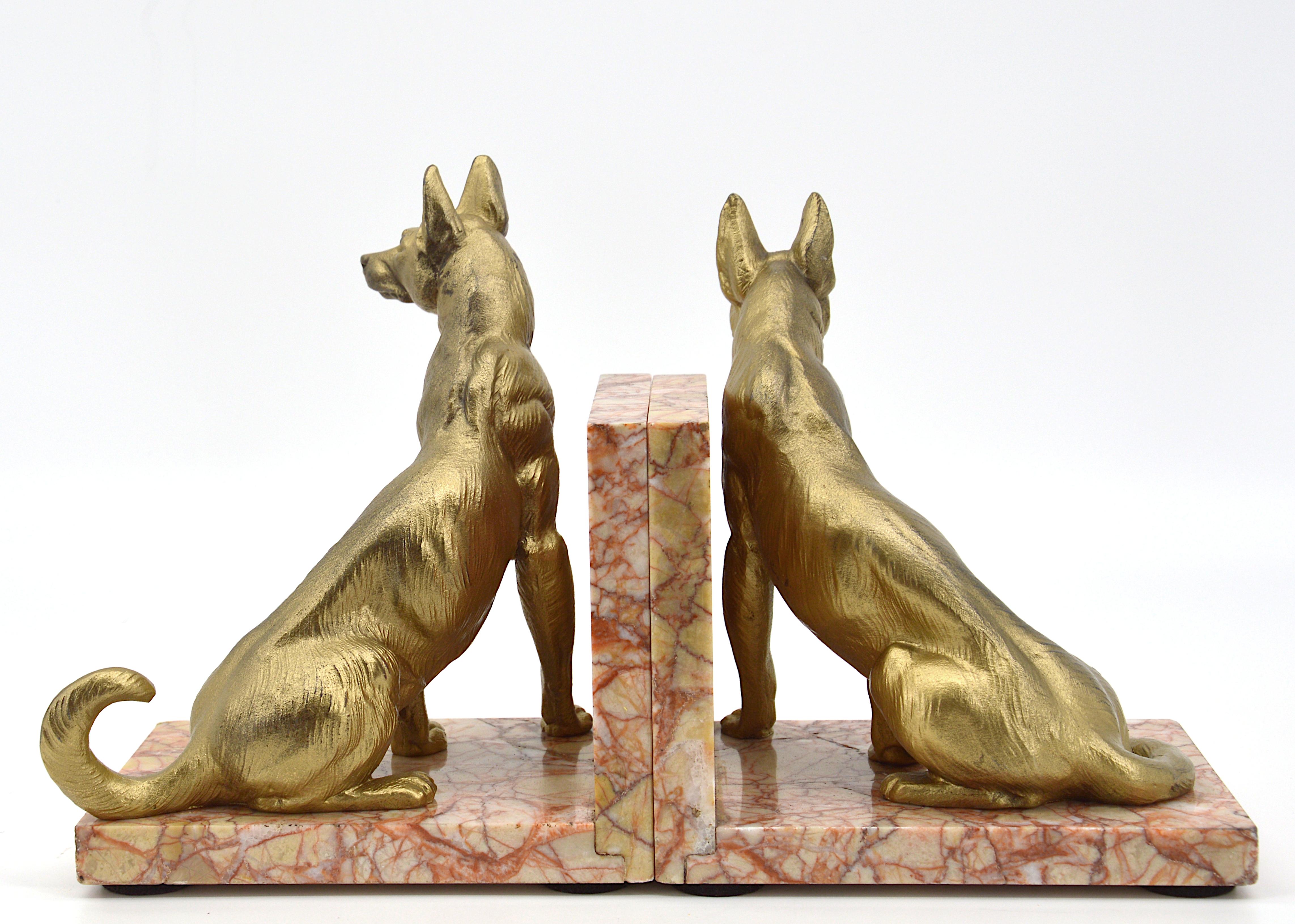 Louis-Albert Carvin French Art Deco German Shepherd Bookends, circa 1930 In Good Condition For Sale In Saint-Amans-des-Cots, FR