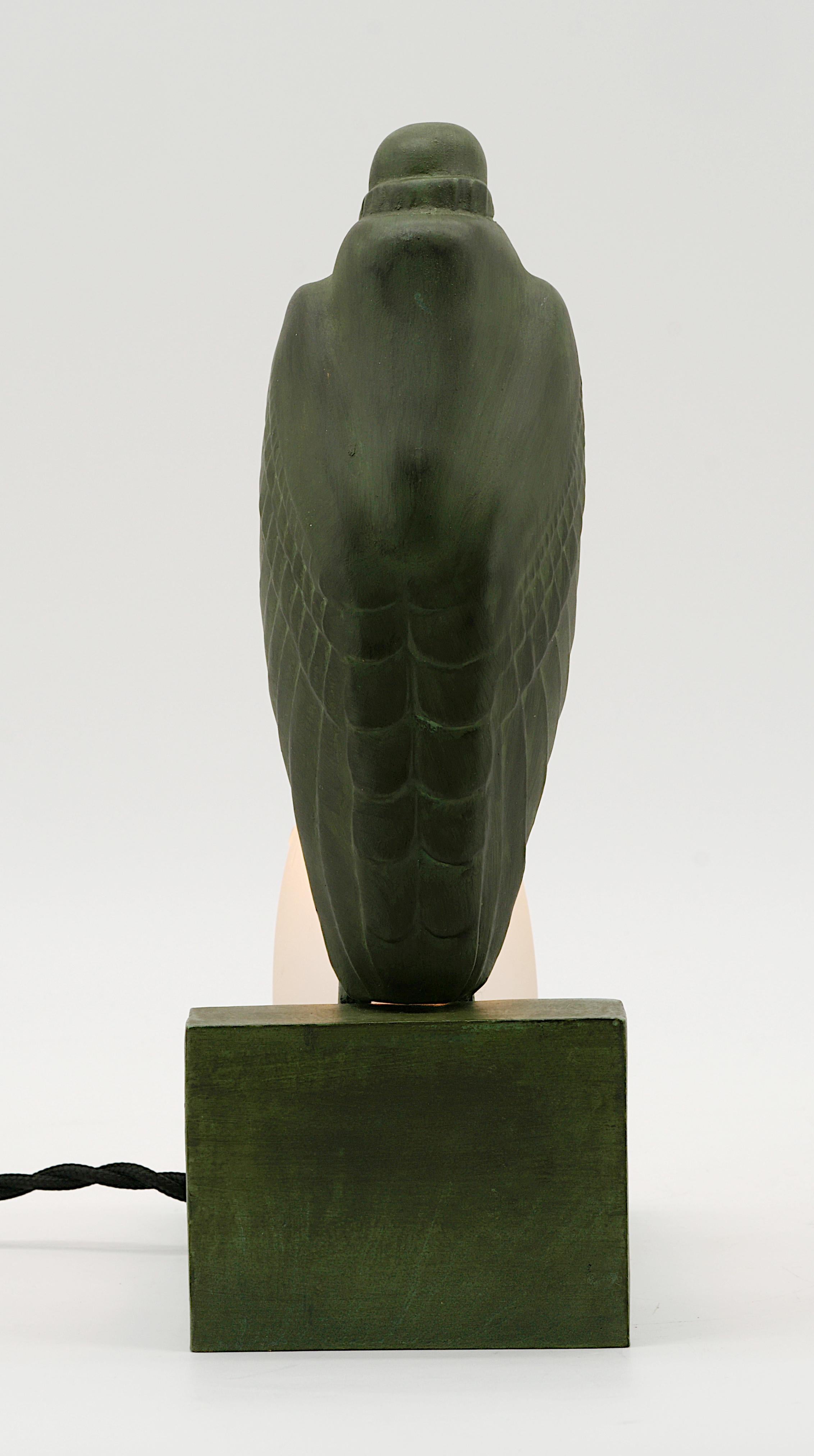 Louis-Albert Carvin Lampe de table ou veilleuse en forme de sculpture de marabout 1920 en vente 3