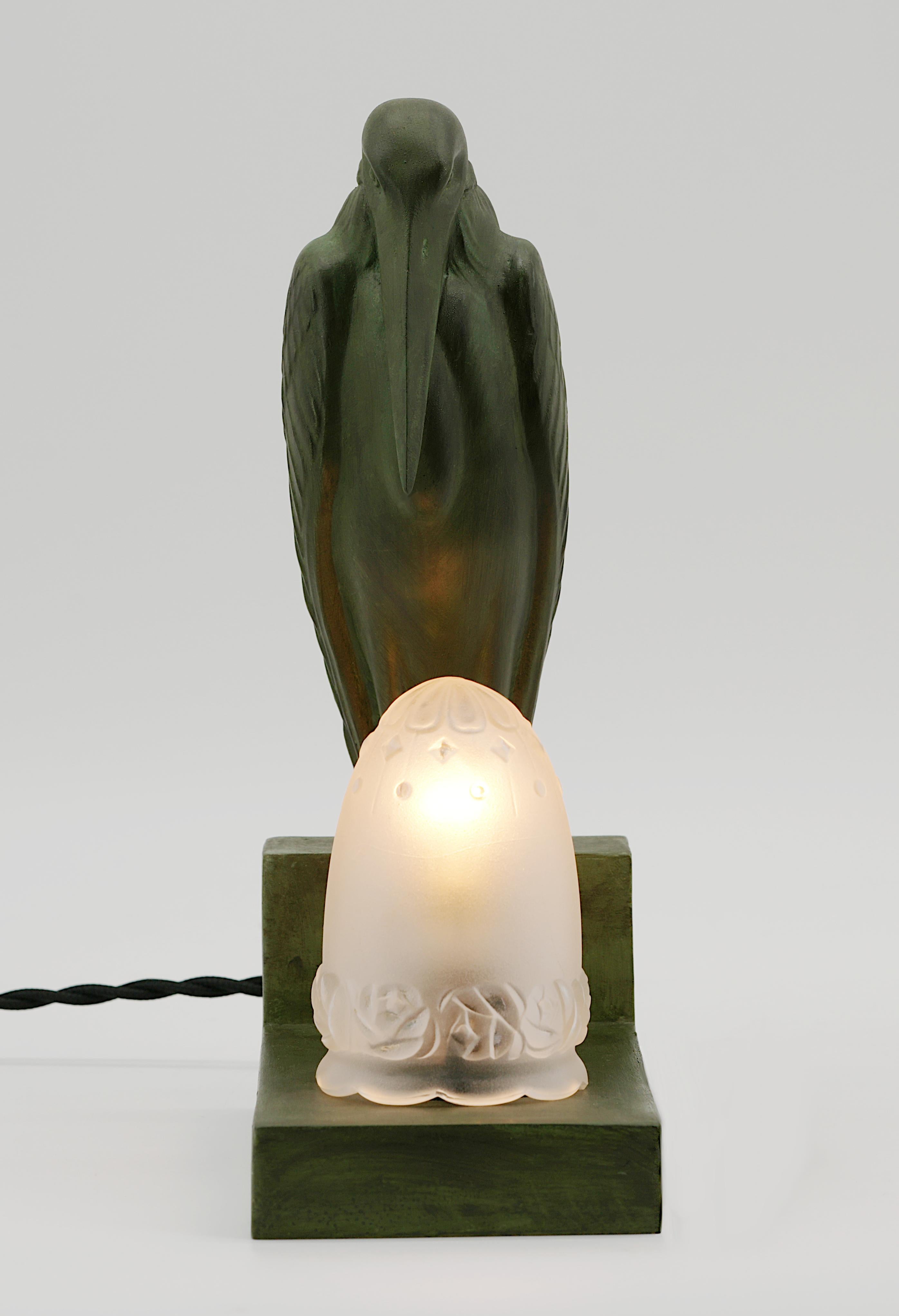 Louis-Albert Carvin Lampe de table ou veilleuse en forme de sculpture de marabout 1920 Excellent état - En vente à Saint-Amans-des-Cots, FR