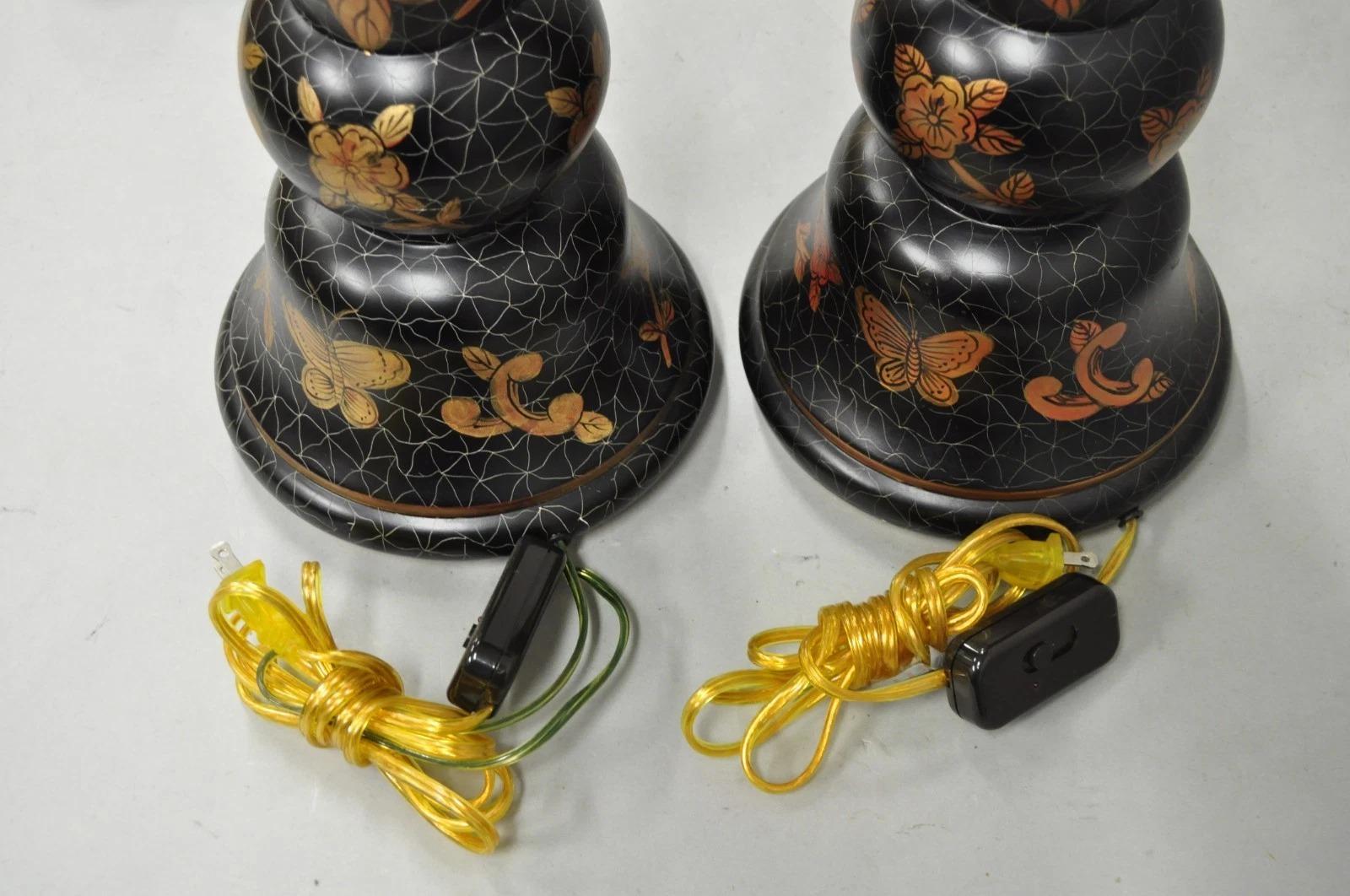 Pareja de lámparas de sobremesa contemporáneas Louis Baldinger & Sons pintadas en negro y dorado en venta 3