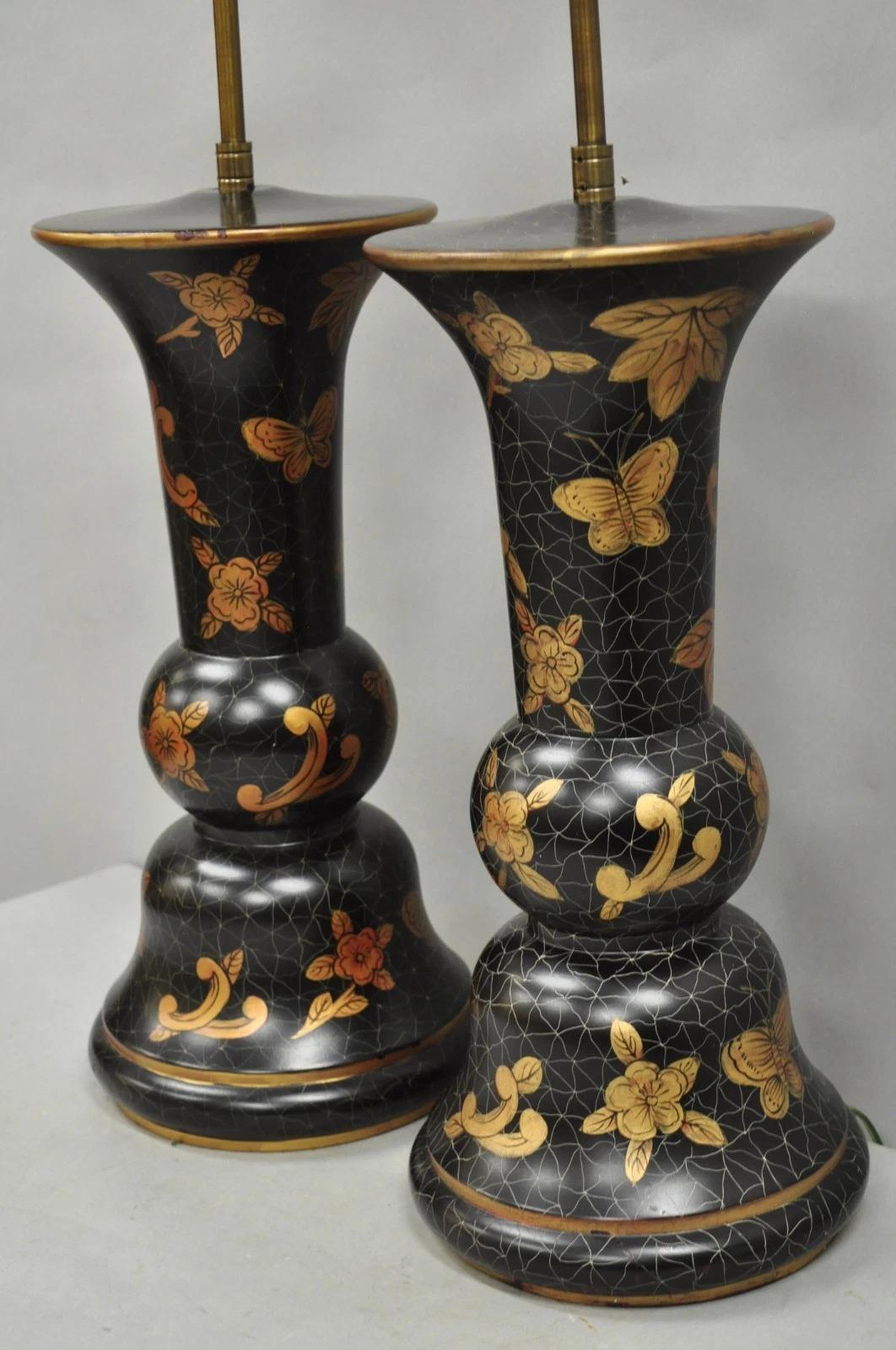 Pareja de lámparas de sobremesa contemporáneas Louis Baldinger & Sons pintadas en negro y dorado Yeso en venta