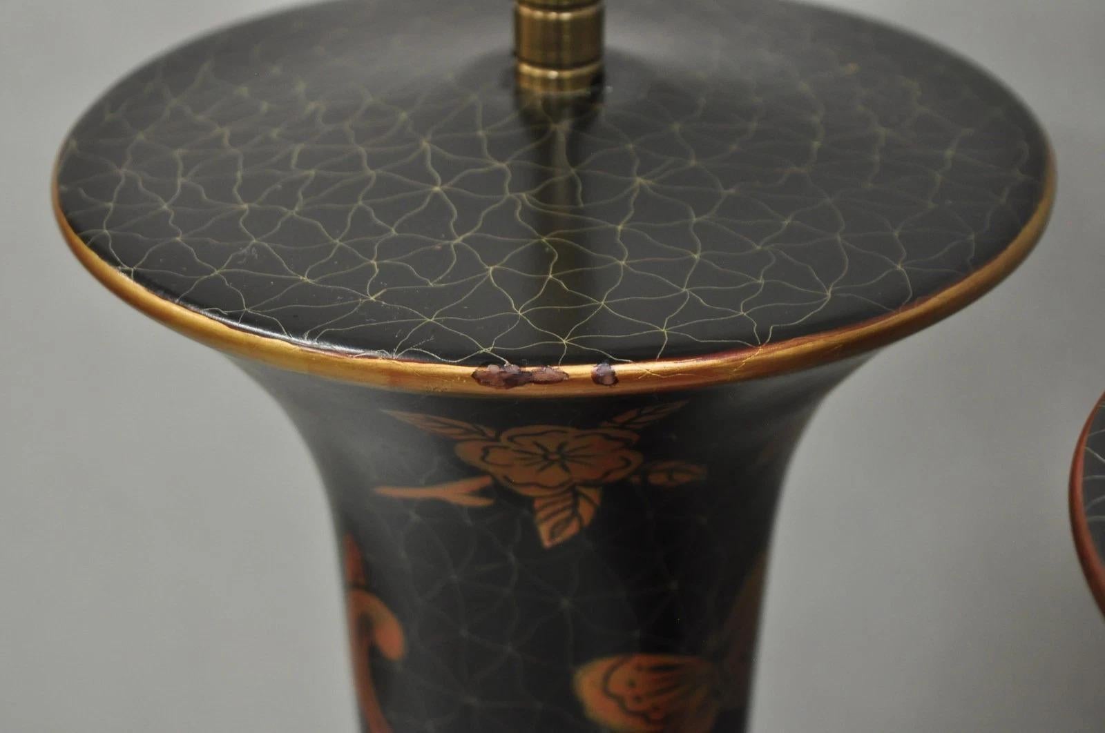Pareja de lámparas de sobremesa contemporáneas Louis Baldinger & Sons pintadas en negro y dorado en venta 2