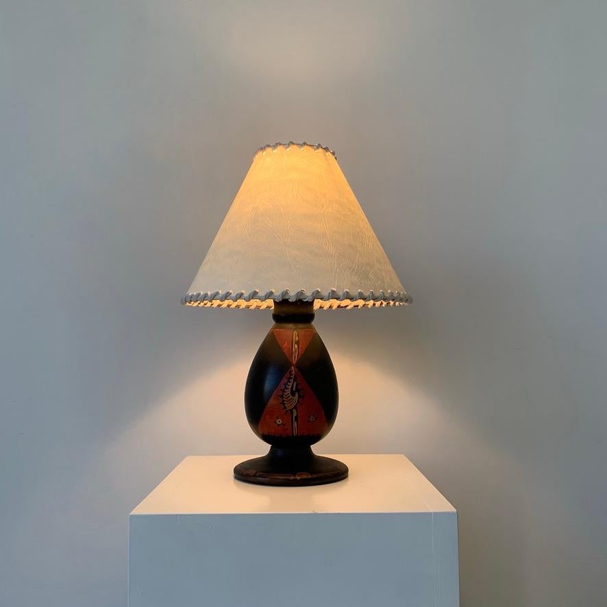 Tischlampe aus Batikholz von Louis Bogtman, Amsterdamer Schule, ca. 1920, Niederlande. (Art déco) im Angebot
